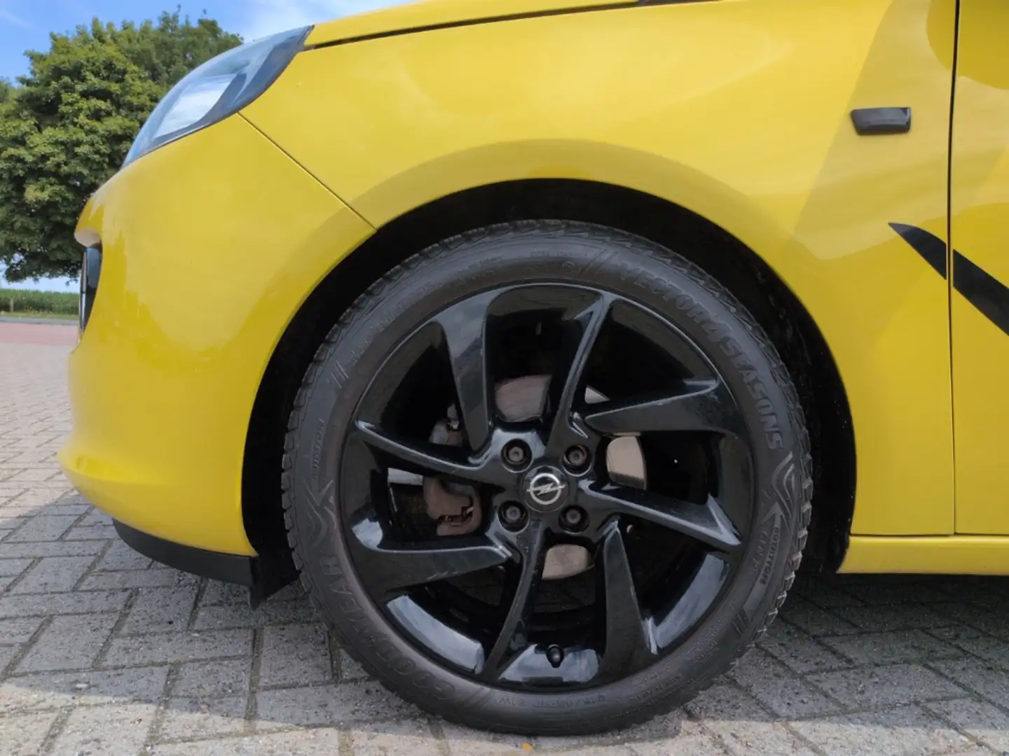 Opel Adam Slam 1.4 Sportpaket Klimaautom SHZ LenkradHZG Temp Jaune - 2