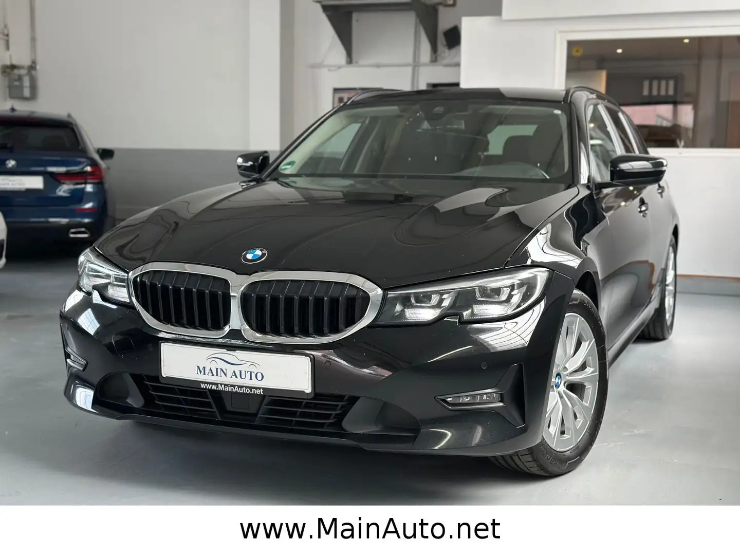 BMW 320 d Aut/CAM/SPUR/DigTacho/ParkAss/WiFi/Alarm Schwarz - 2