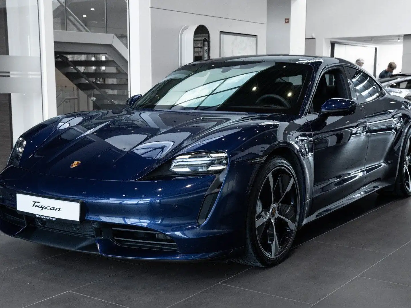 Porsche Taycan Turbo Blauw - 1