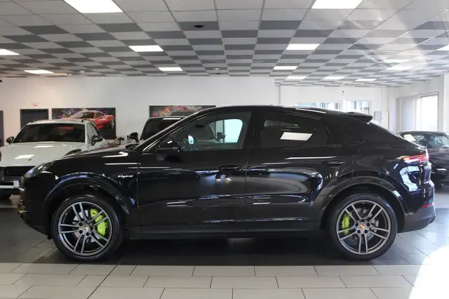 Porsche Cayenne view 2