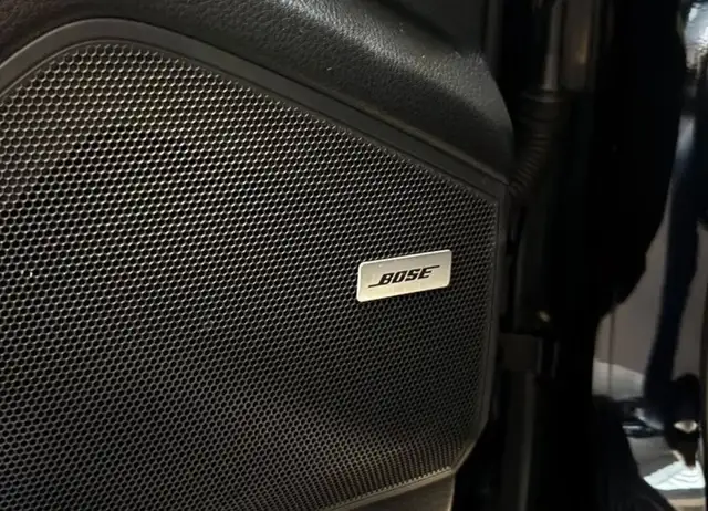 Porsche Cayenne view 11