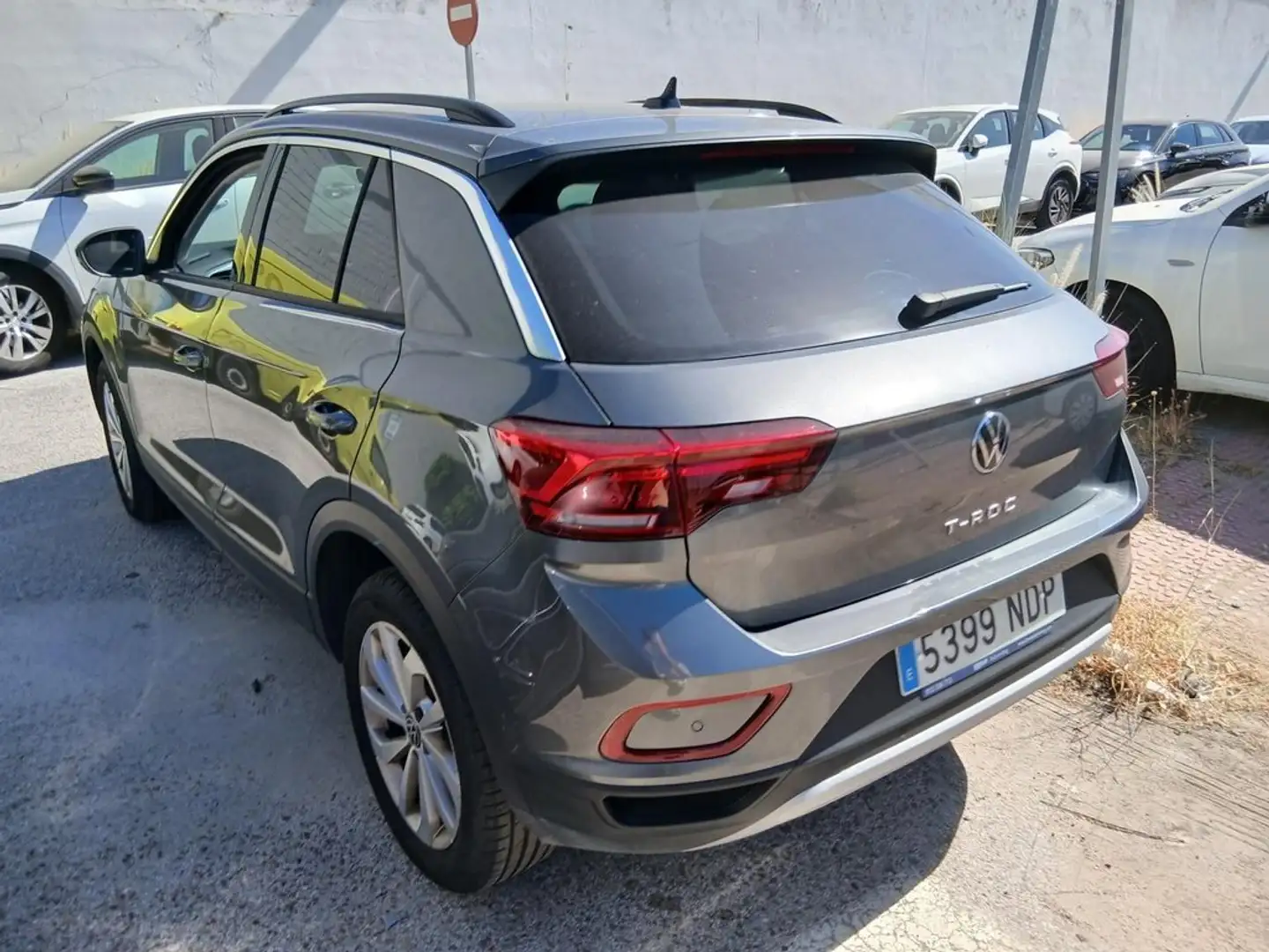 Volkswagen T-Roc 2.0TDI Más DSG7 110KW Gris - 2