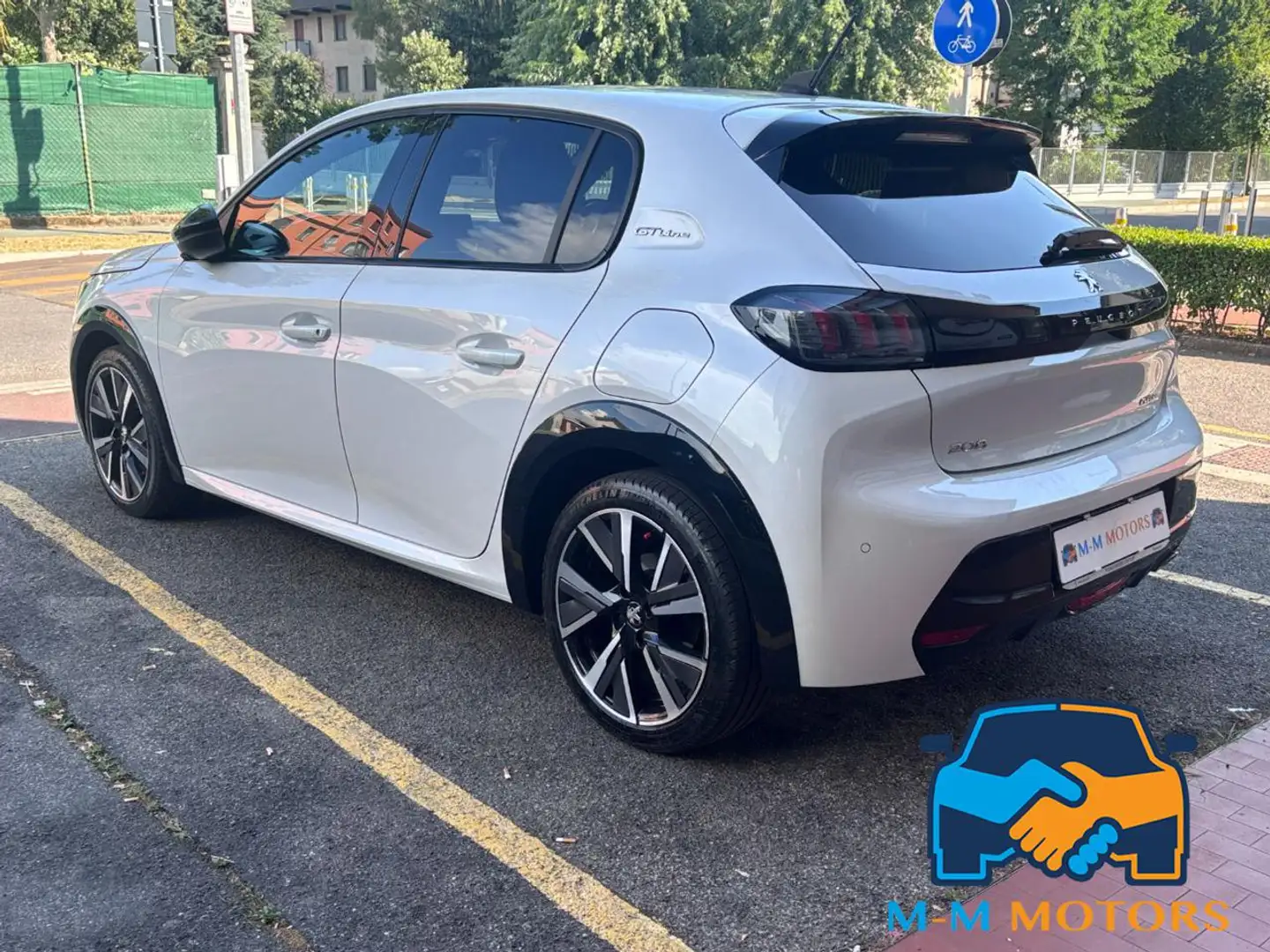 Peugeot 208 PureTech 100 Stop&Start 5 porte GT Line Bianco - 2