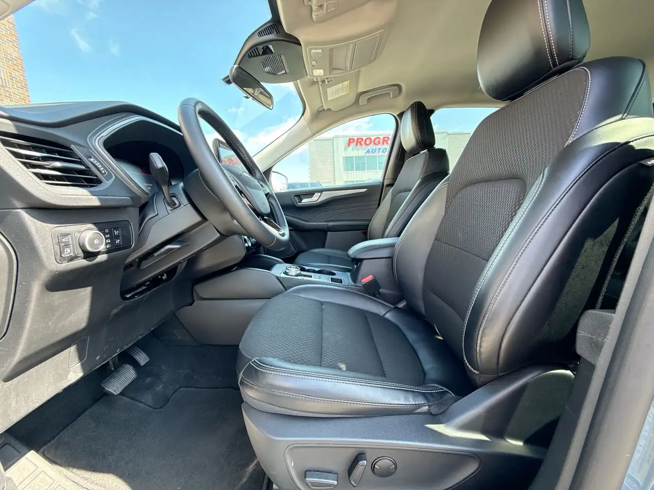 Ford Escape снимка Ford Escape