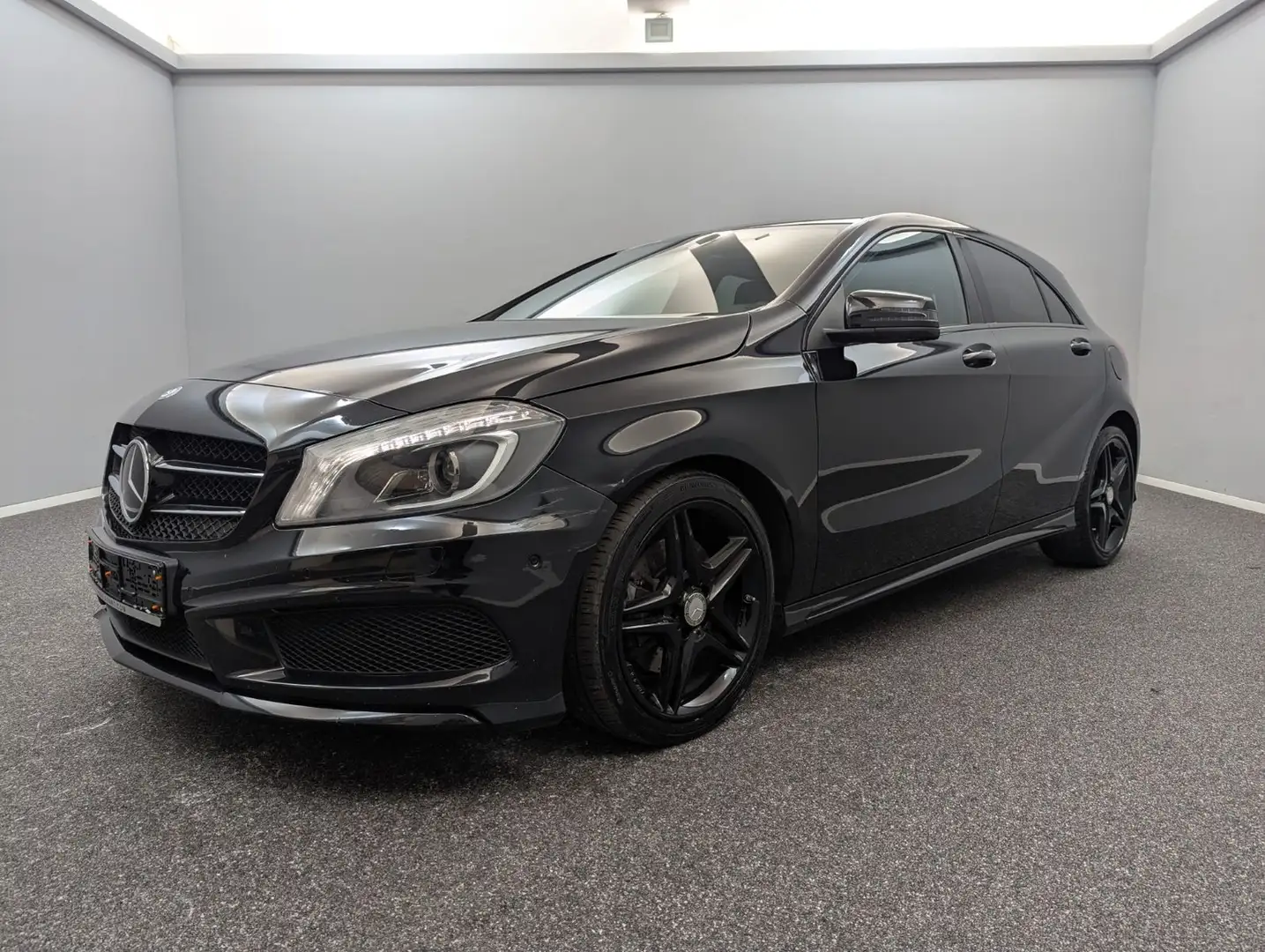 Mercedes-Benz A 220 4Matic AMG LINE*ACC*STD-HZG*EXCLUSIV*MEGAV Noir - 1