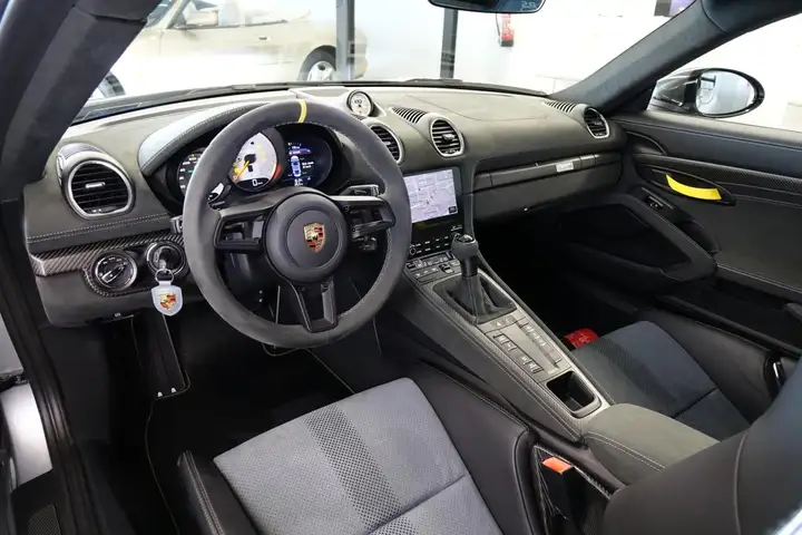 Porsche 718 Cayman 2024, foto 7