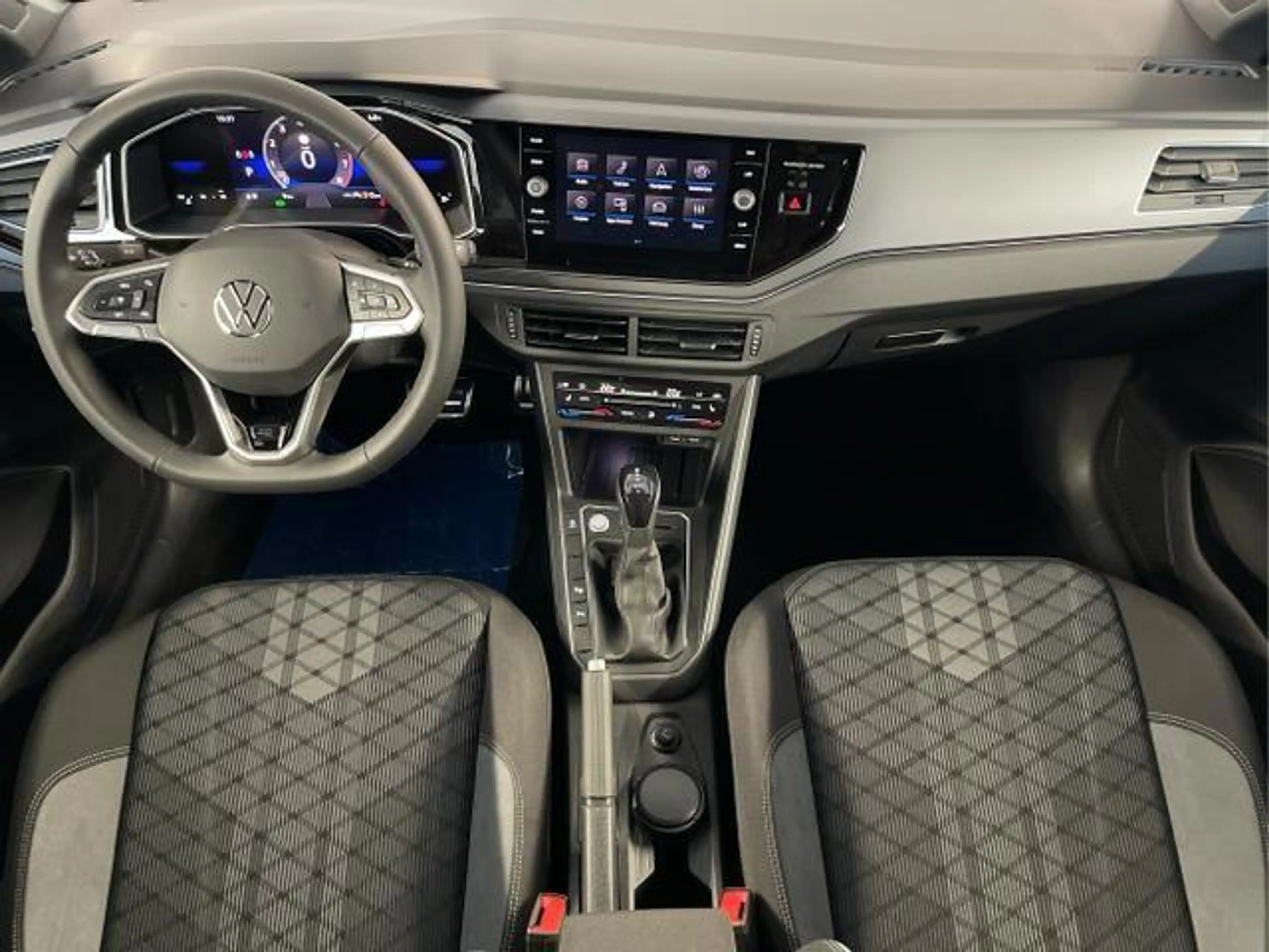 Volkswagen Taigo R-Line 150PS DSG Navi+AHK+IQ.Light+Alu18+Keyless+B — photo 6