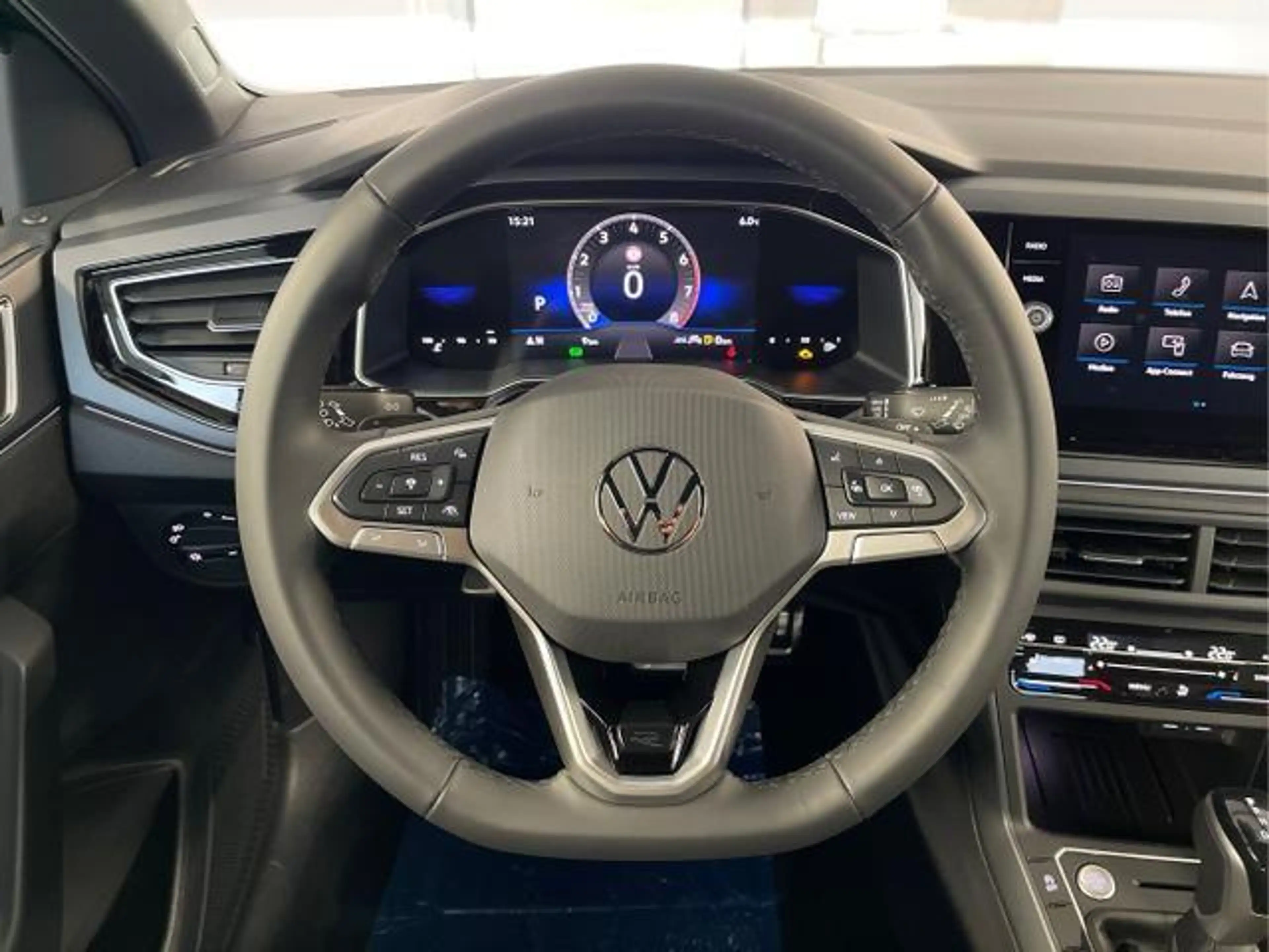 Volkswagen Taigo R-Line 150PS DSG Navi+AHK+IQ.Light+Alu18+Keyless+B — photo 8