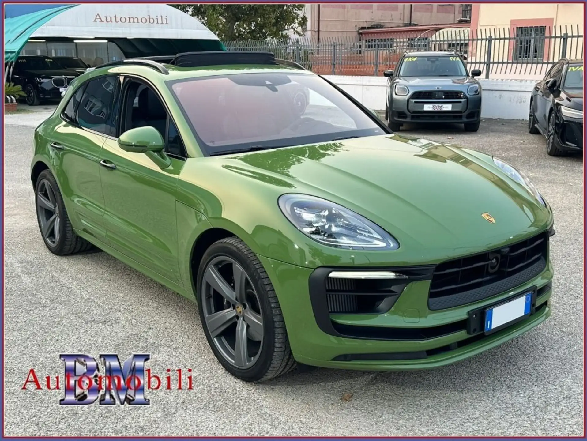 Porsche Macan 2023 초록 사진 1