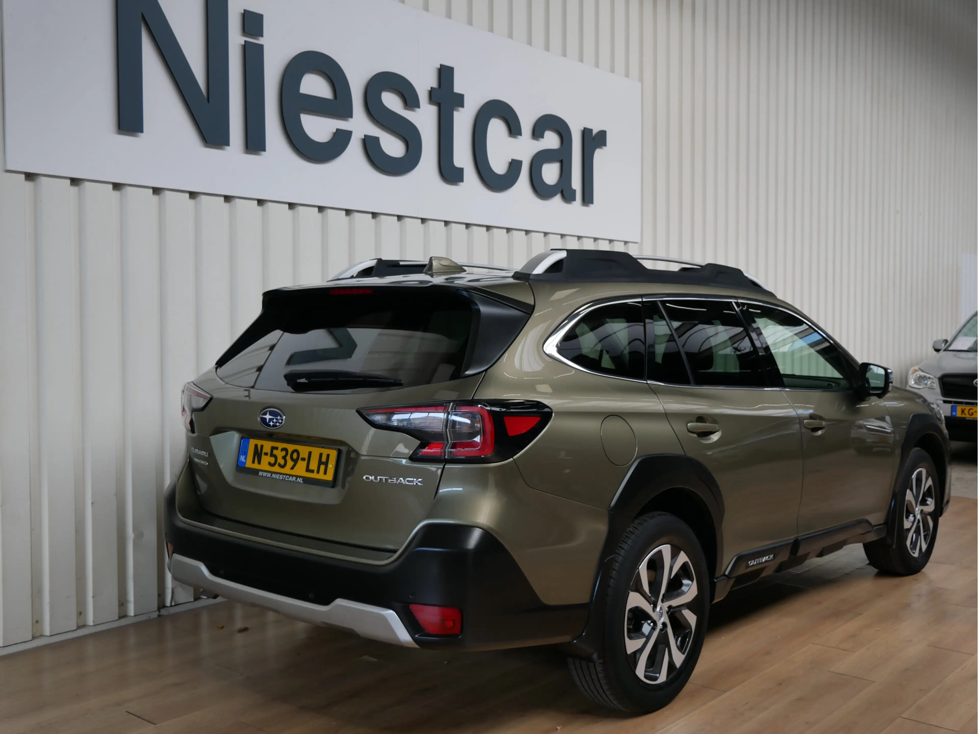 Subaru OUTBACK 2.5i Premium — photo 3