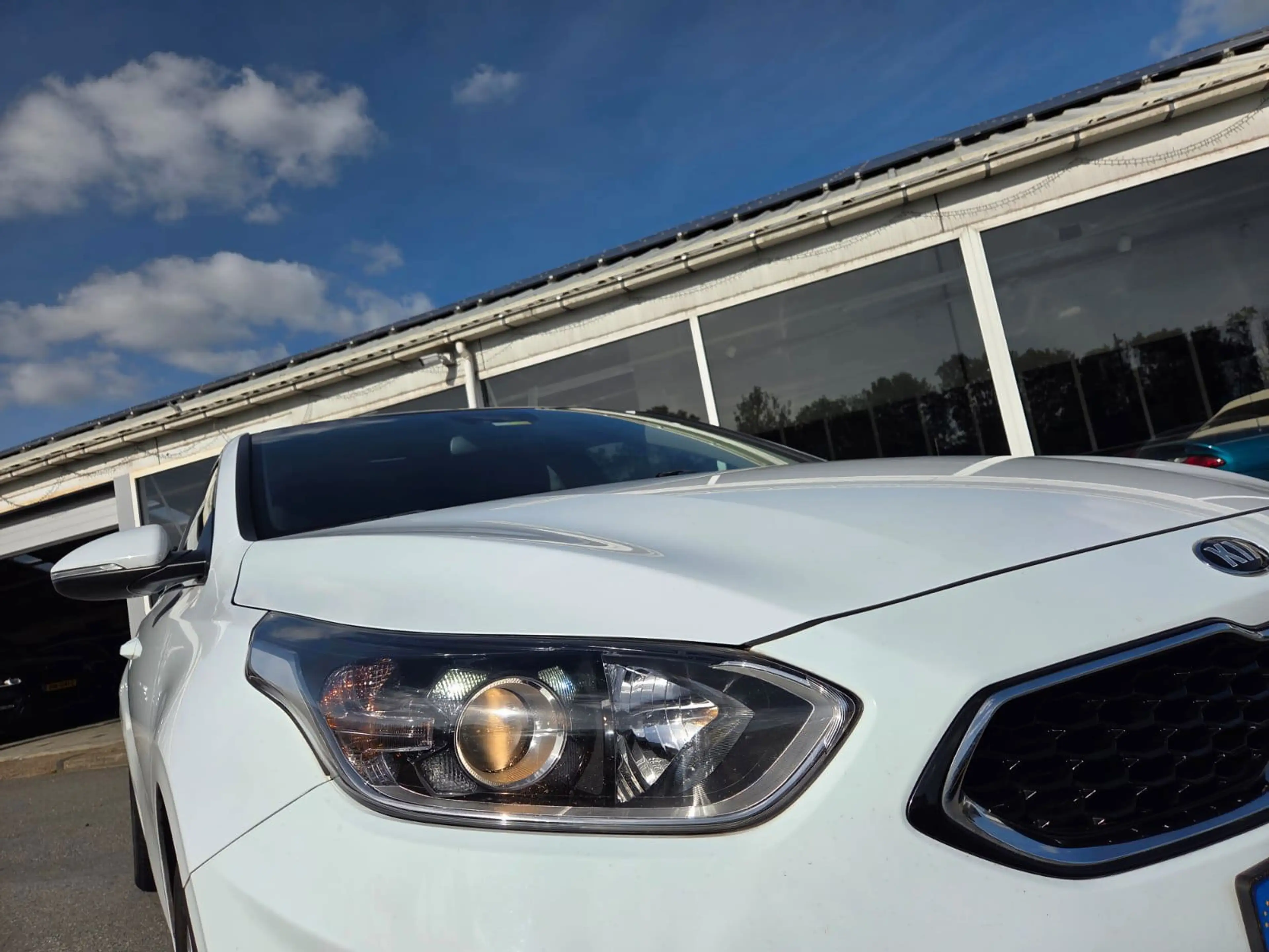 Kia Ceed / cee'd 1.0 GT-Line Most Exclusive Color White! 2019! — photo 6