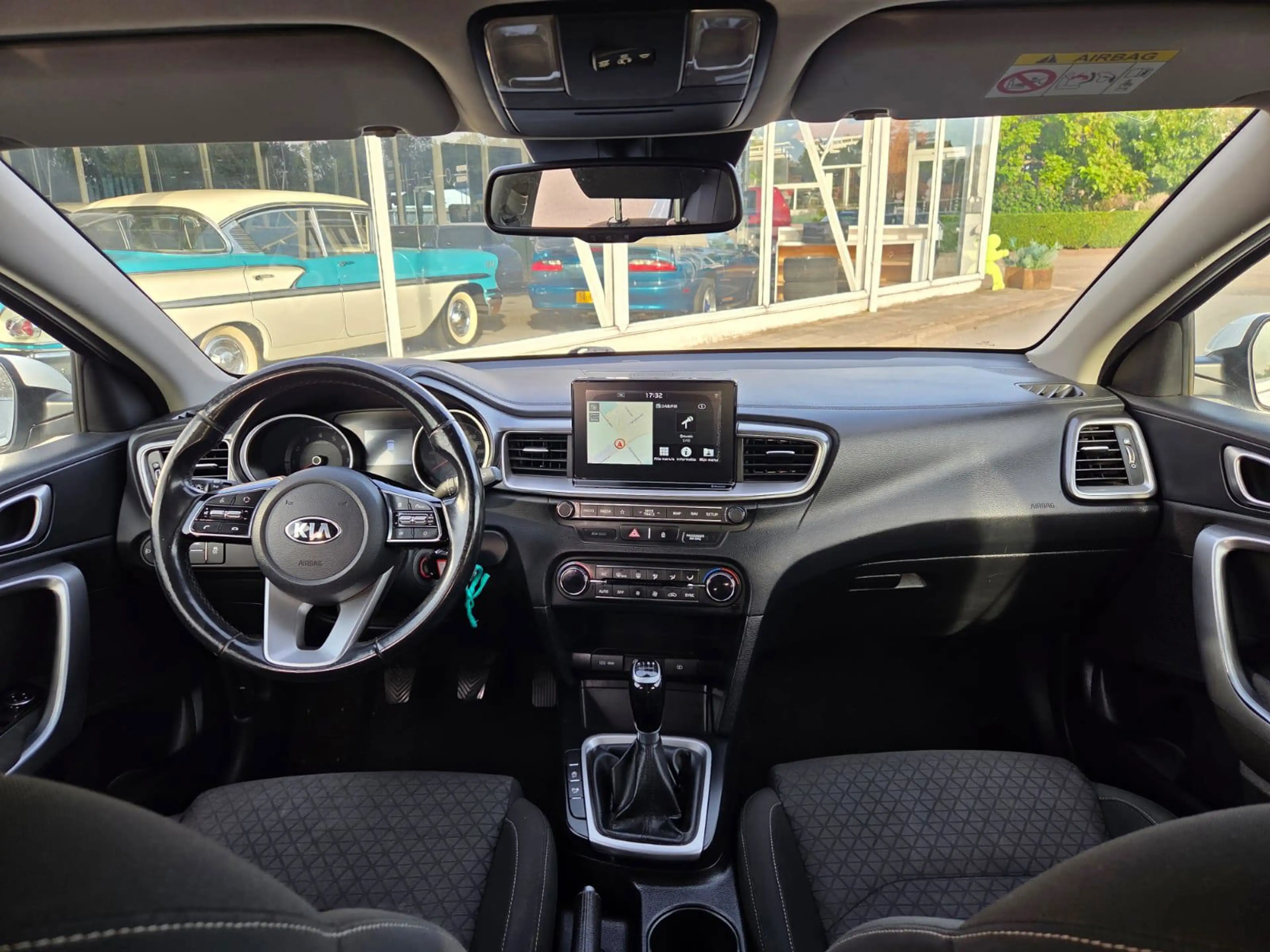 Kia Ceed / cee'd 1.0 GT-Line Most Exclusive Color White! 2019! — photo 9