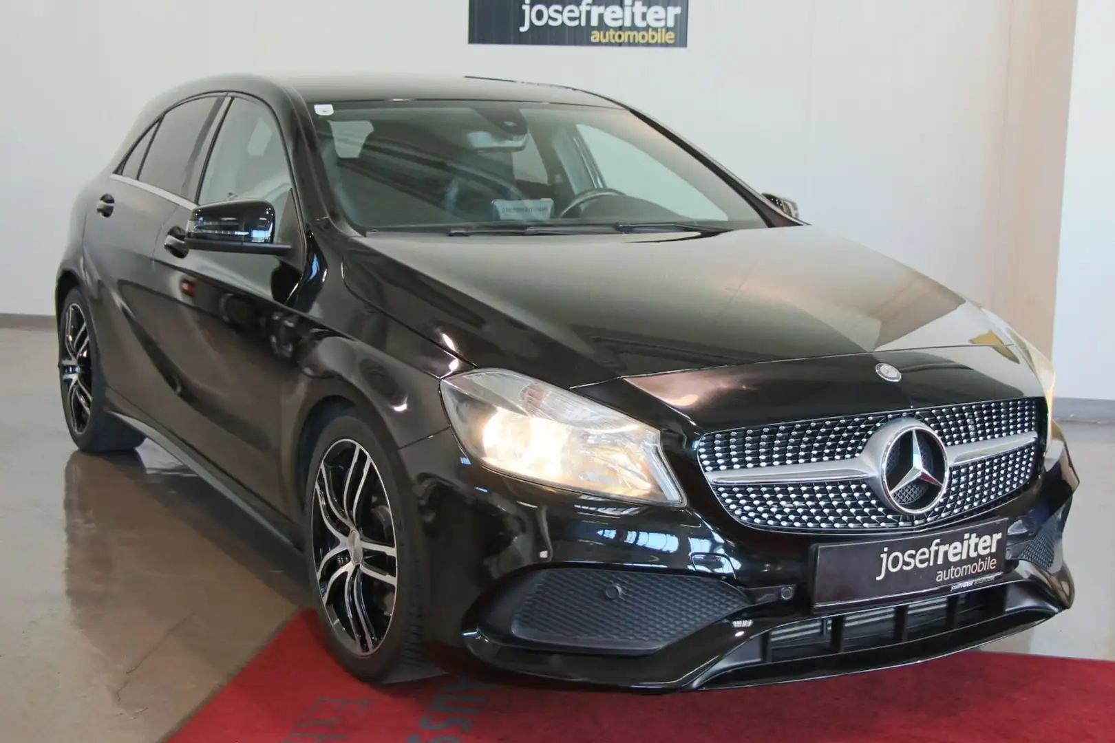 Mercedes-Benz A 220 CDI DCT AMG SPORT Schwarz - 1