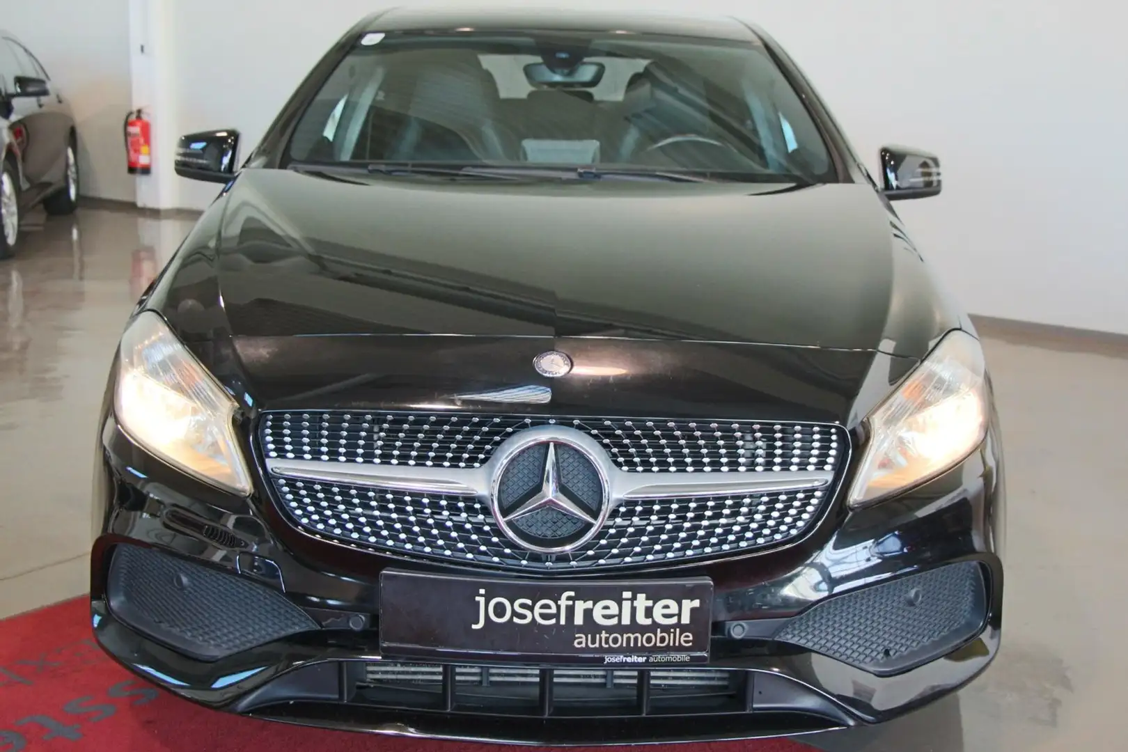 Mercedes-Benz A 220 CDI DCT AMG SPORT Schwarz - 2