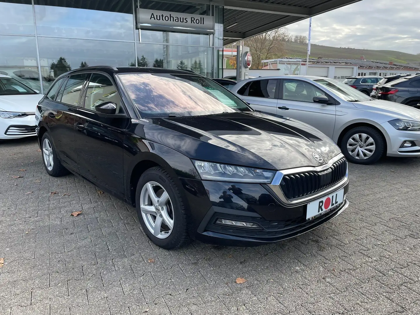 Skoda Octavia 2.0 TDI DSG Ambition Nero - 1