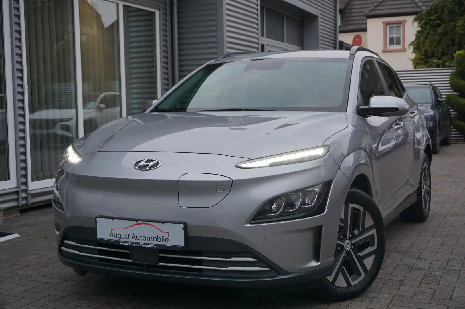 Hyundai KONA 2WD Navi KRELL Totwink PDC ACC LKA Carplay Серебристый - 1
