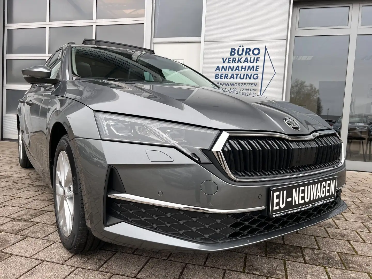 Skoda Octavia Combi 1.5 TSI mHEV DSG Selection 5J GAR Grey - 1