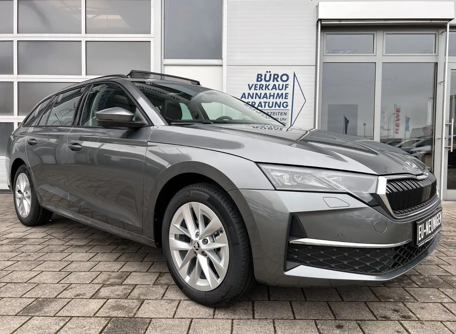 Skoda Octavia Combi 1.5 TSI mHEV DSG Selection 5J GAR Grey - 2