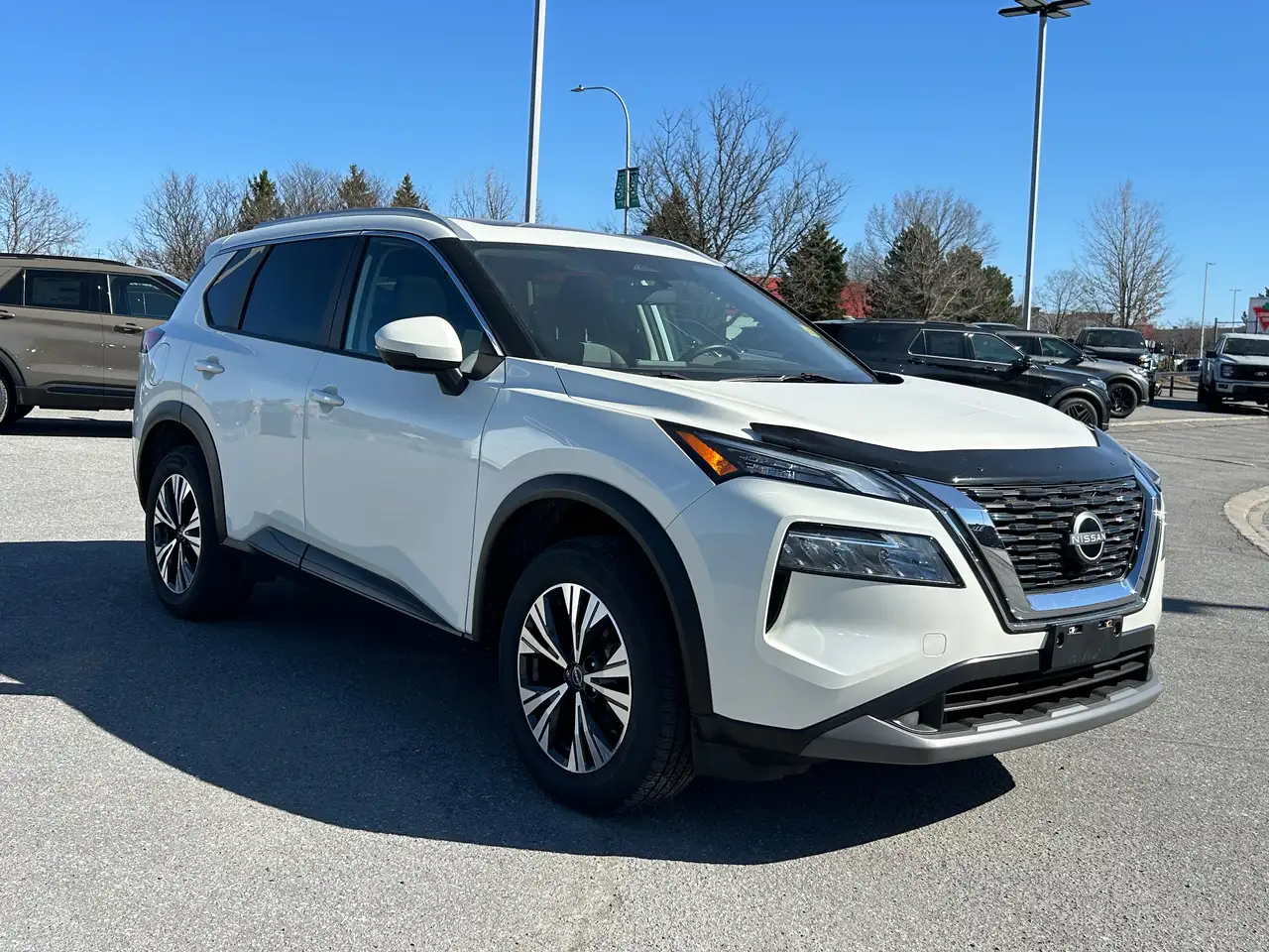 Nissan Rogue снимка Nissan Rogue