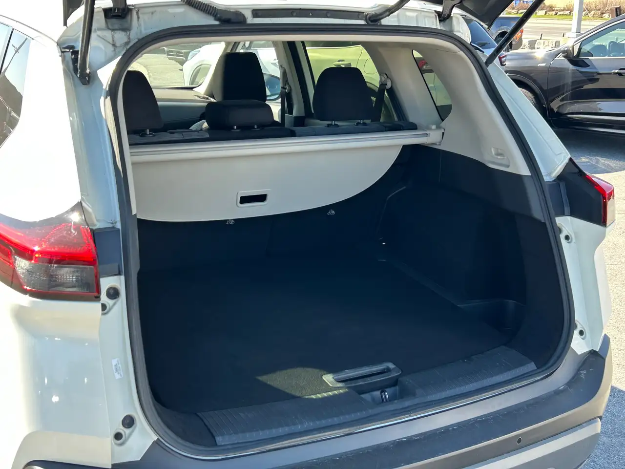 Nissan Rogue снимка Nissan Rogue