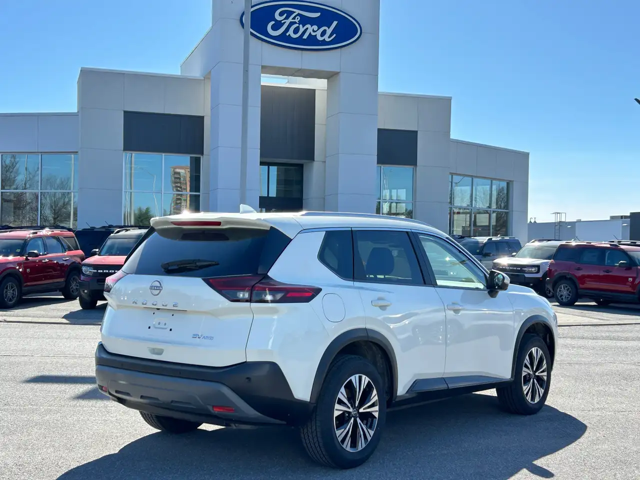 Nissan Rogue снимка Nissan Rogue
