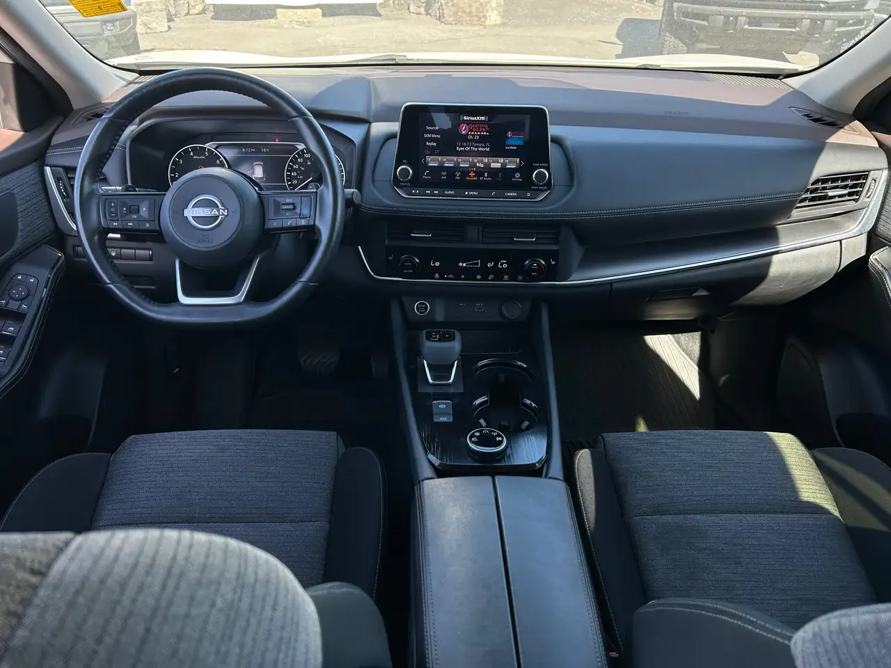 Nissan Rogue снимка Nissan Rogue