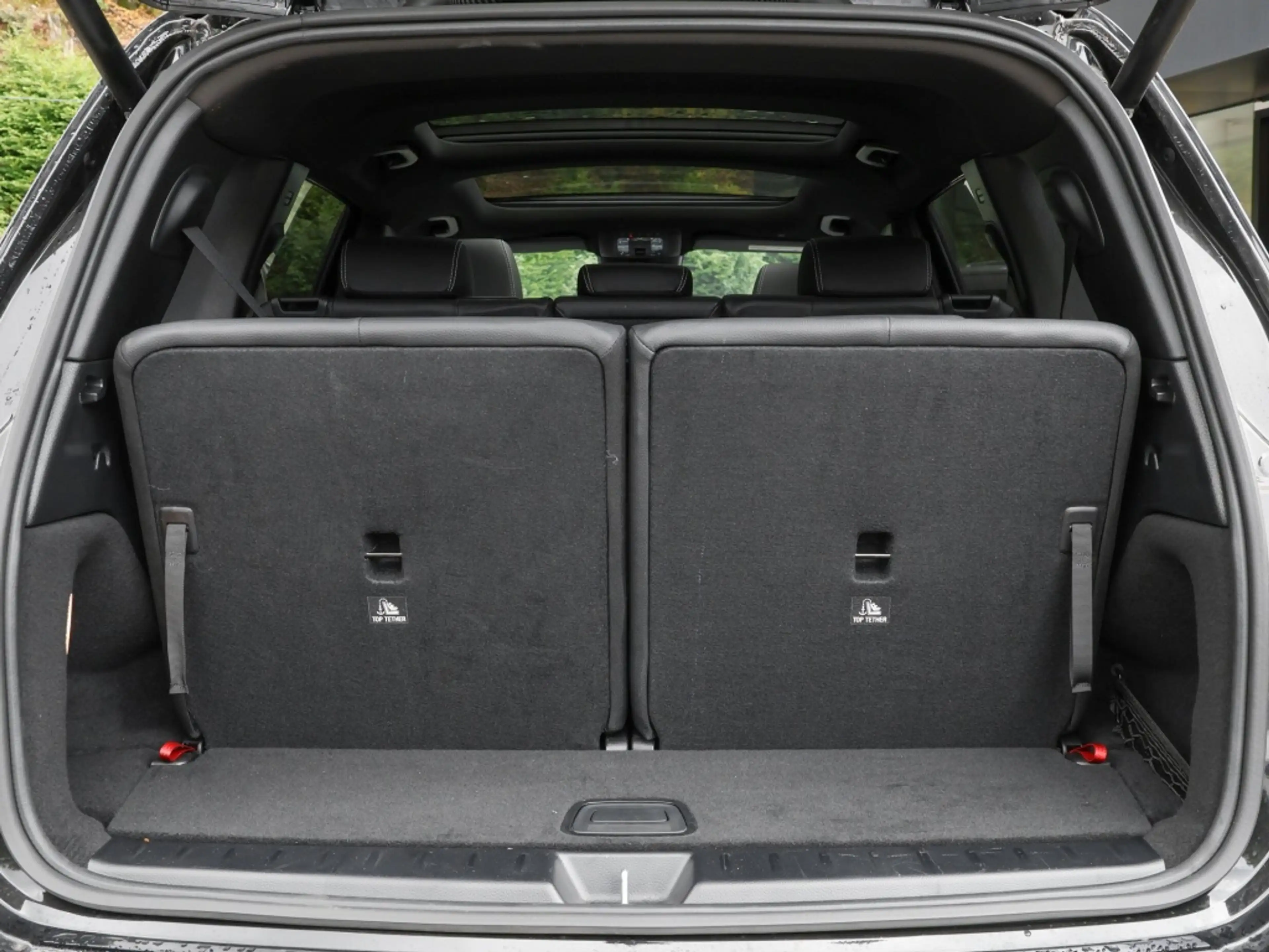 Mercedes-Benz GLB 250 4M AMG-Sport/Pano/AHK/360/Night/7Sitzer — photo 14