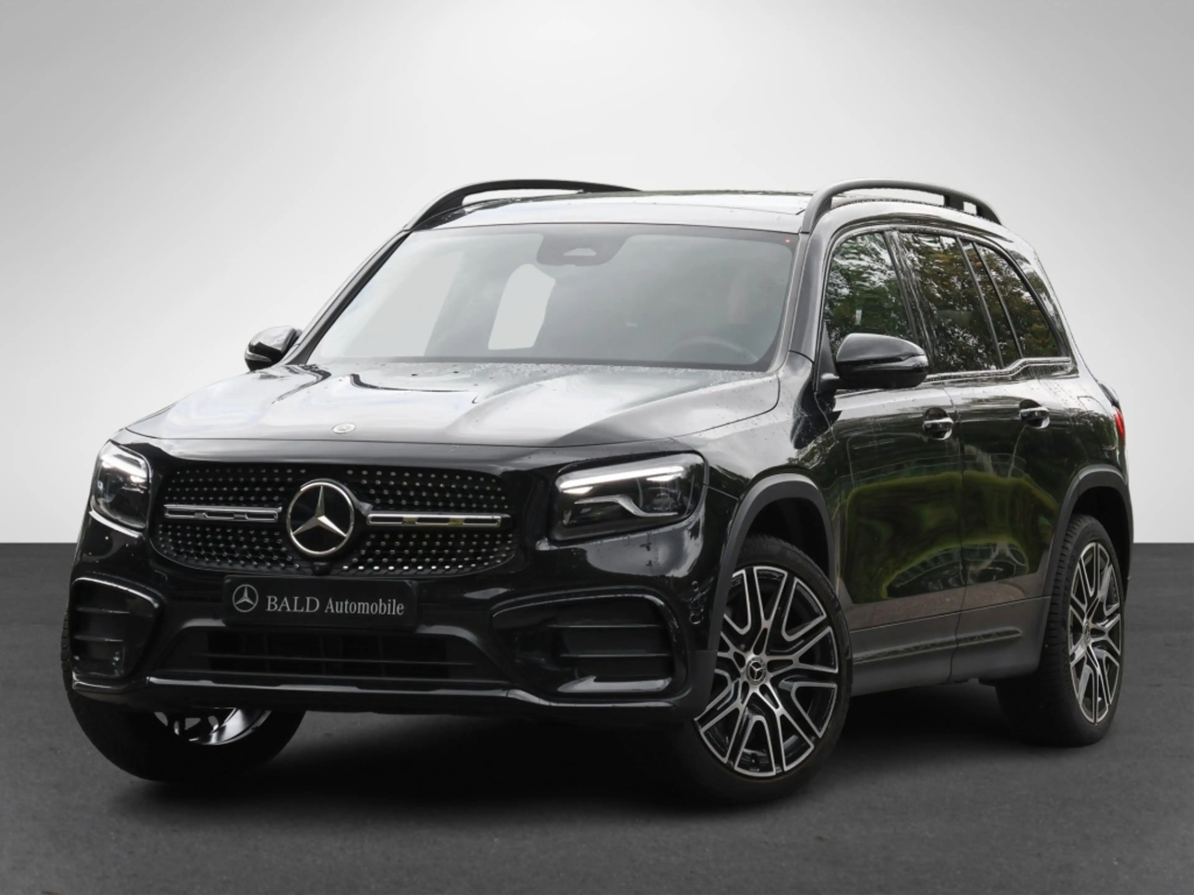 Mercedes-Benz GLB 250 4M AMG-Sport/Pano/AHK/360/Night/7Sitzer — photo 2
