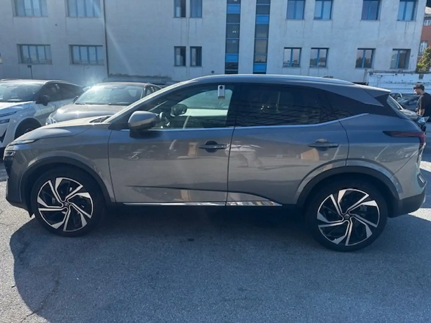 Nissan Qashqai 1.3 mhev Tekna+ 2WD 158cv Xtronic Grigio - 2