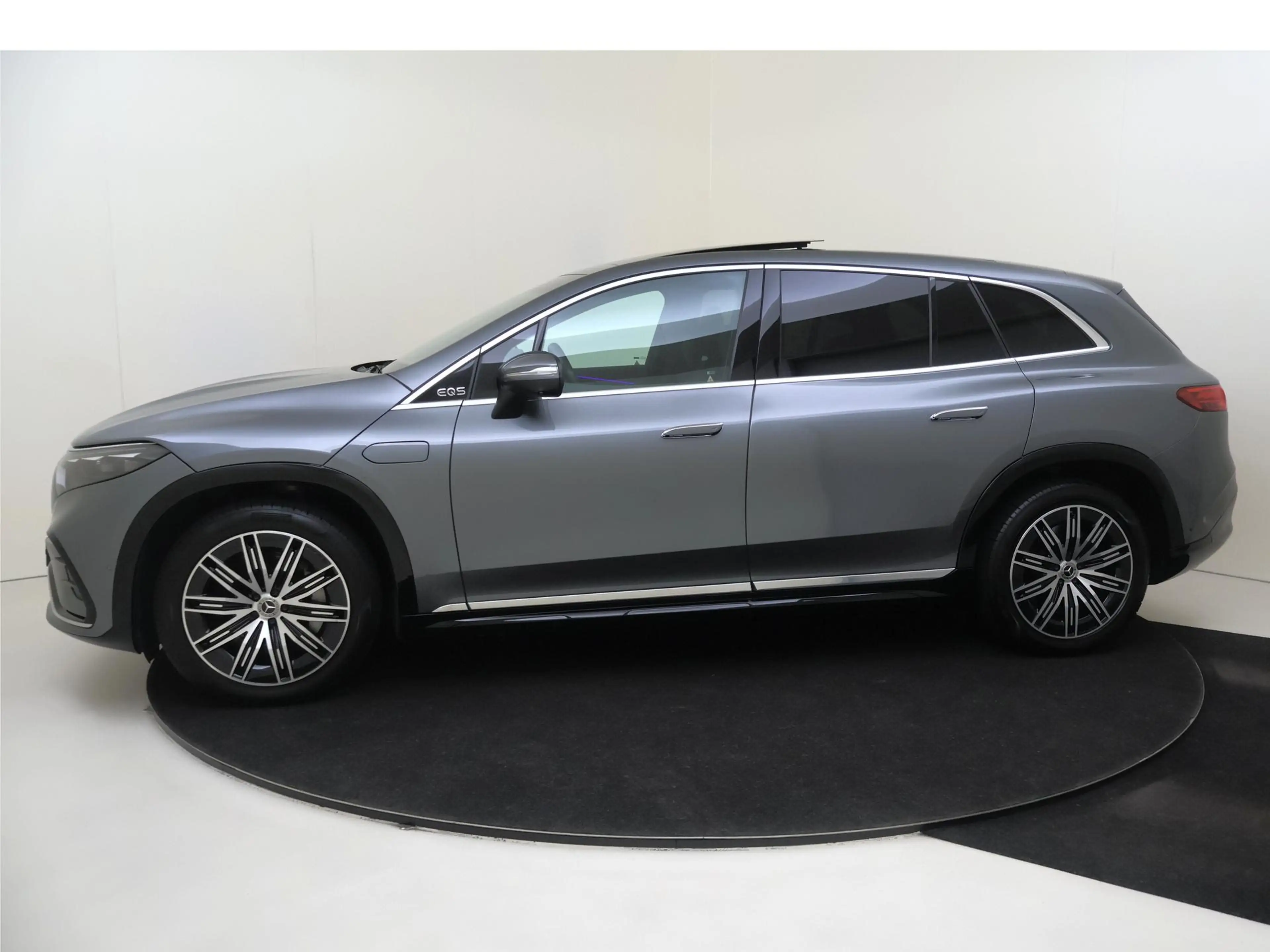 Mercedes-Benz EQS SUV 450+ AMG Line 7p 108 kWh / Panoramadak/ HYPERSCREE — photo 8