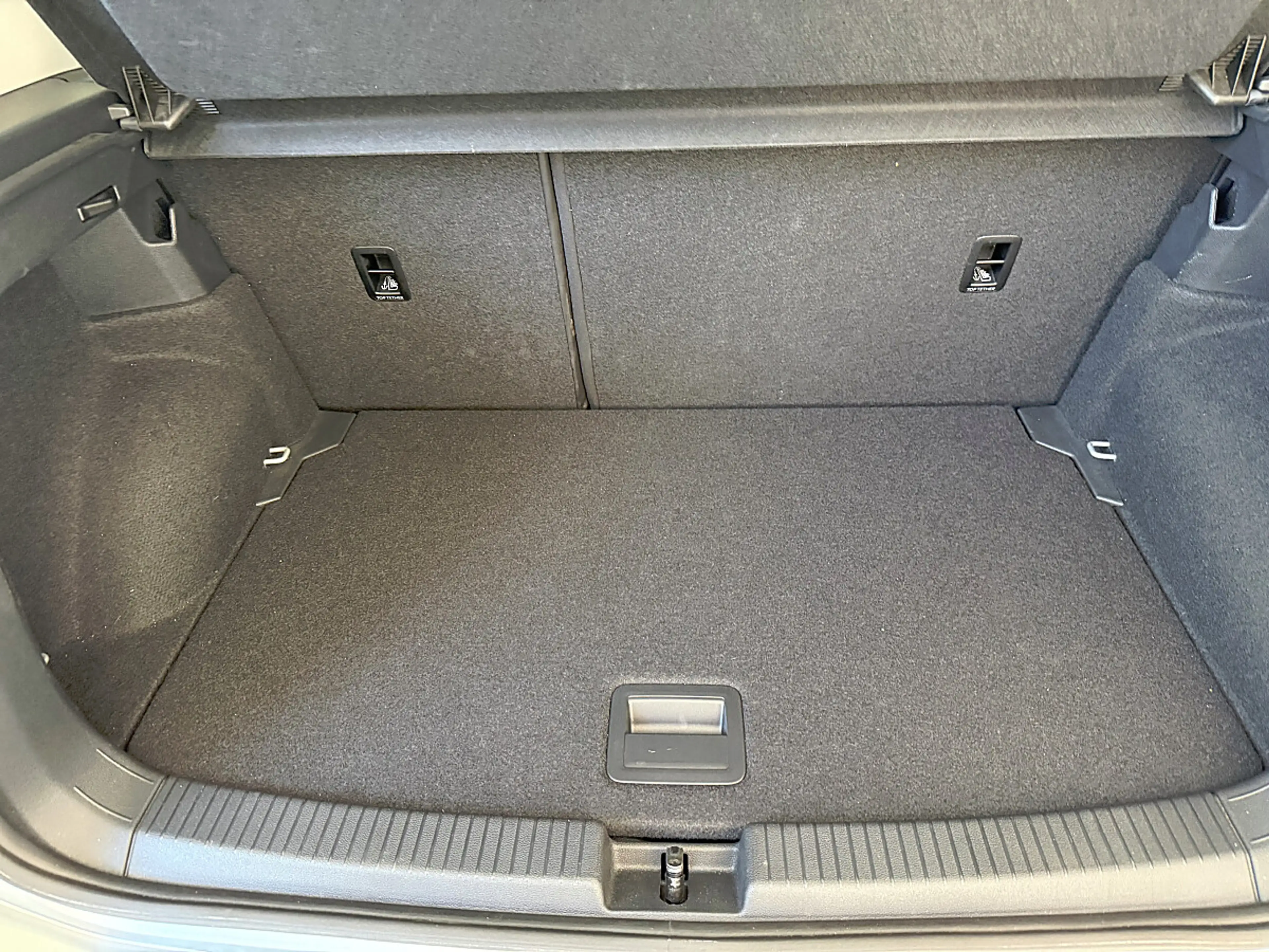 Volkswagen T-Cross 1,0 TSI Life — photo 7