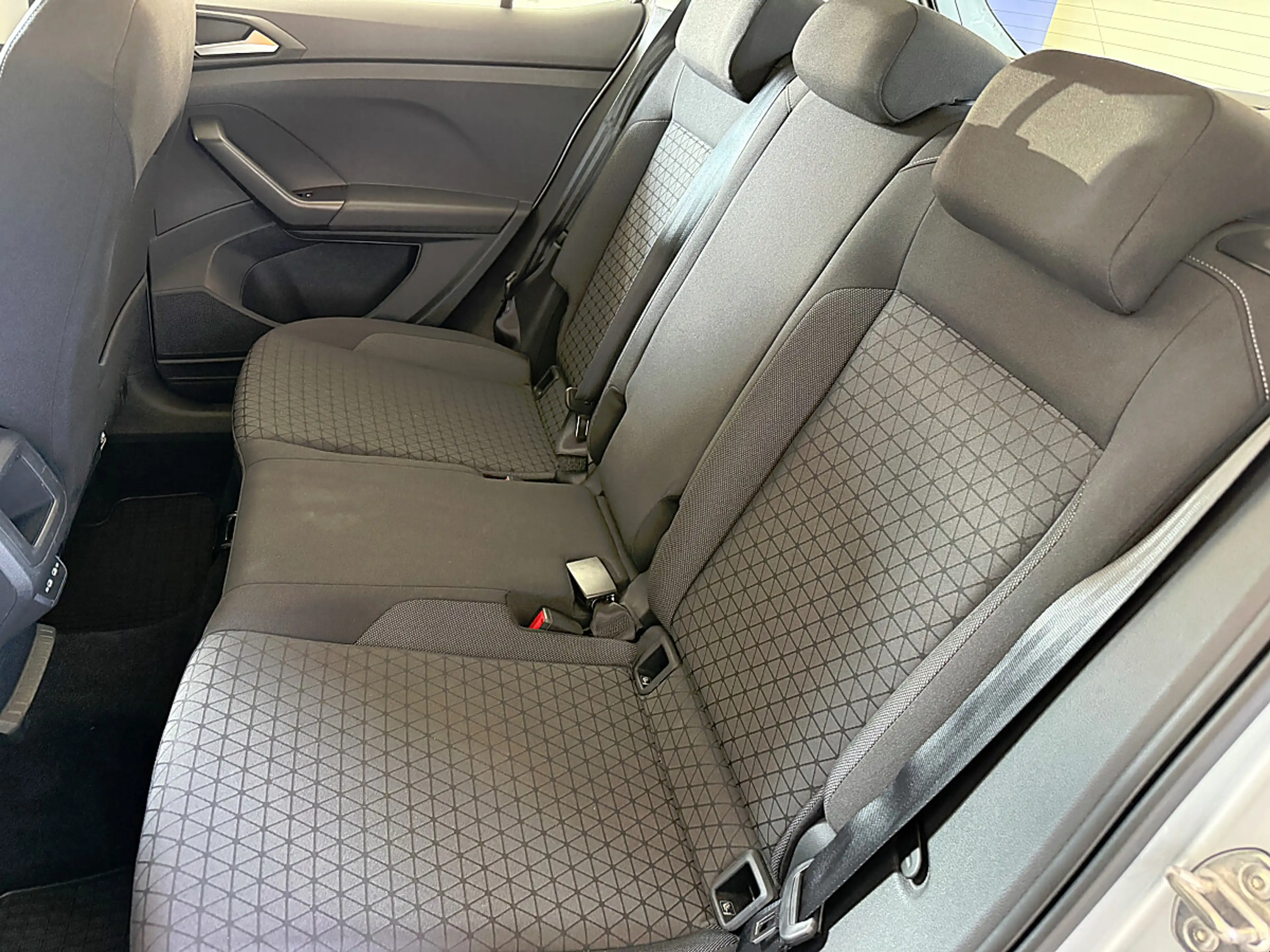 Volkswagen T-Cross 1,0 TSI Life — photo 8