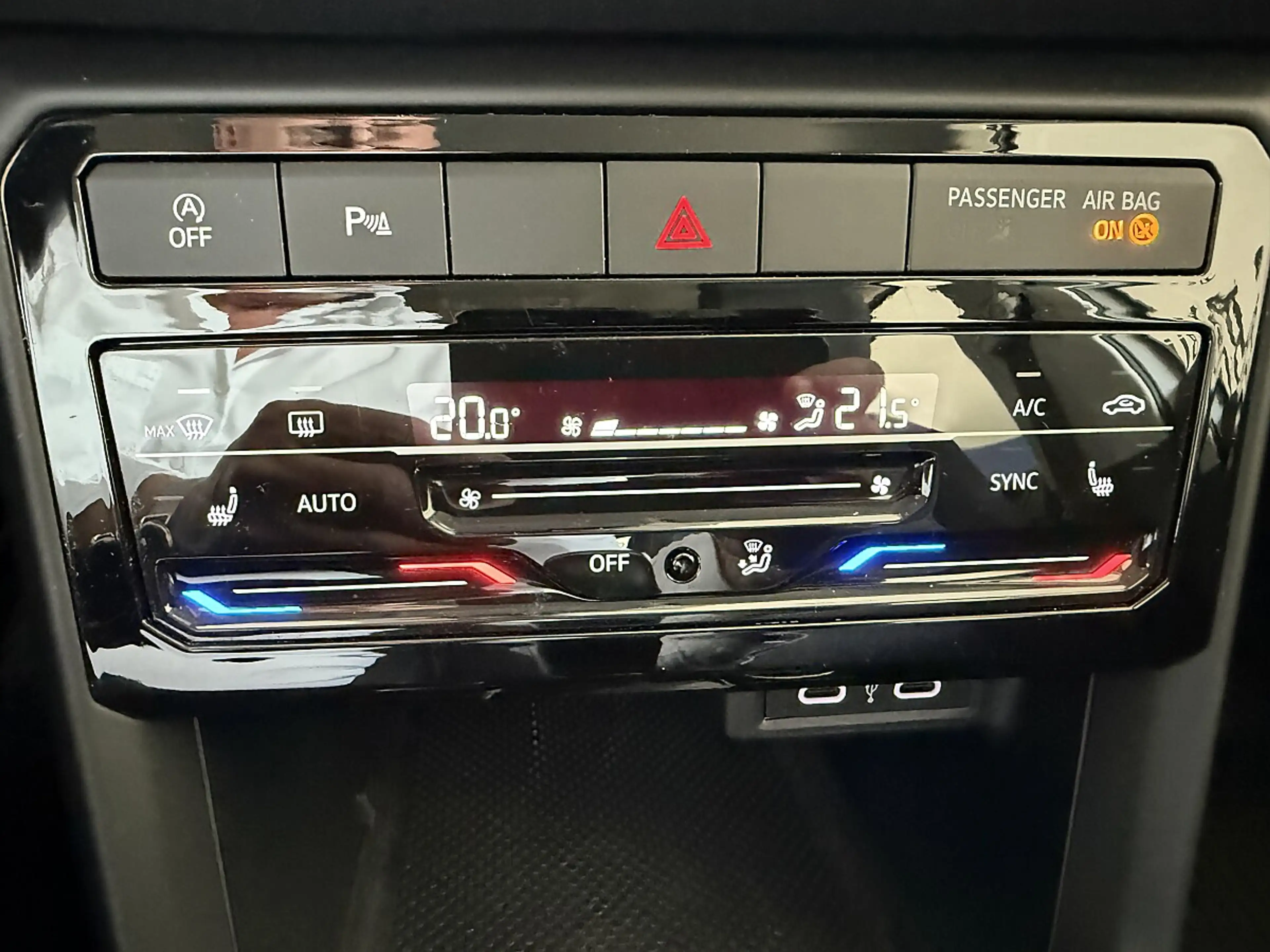 Volkswagen T-Cross 1,0 TSI Life — photo 15