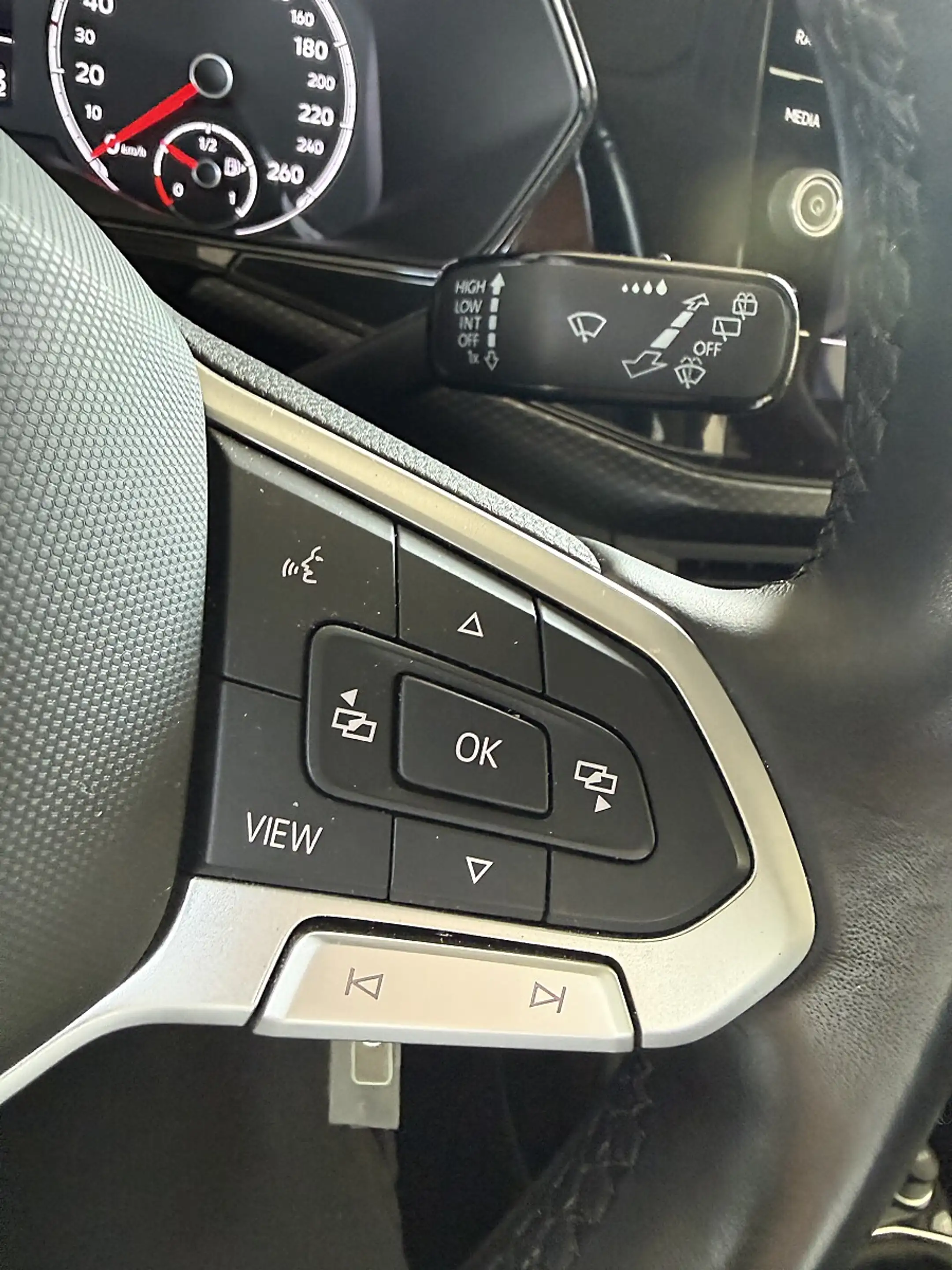 Volkswagen T-Cross 1,0 TSI Life — photo 14