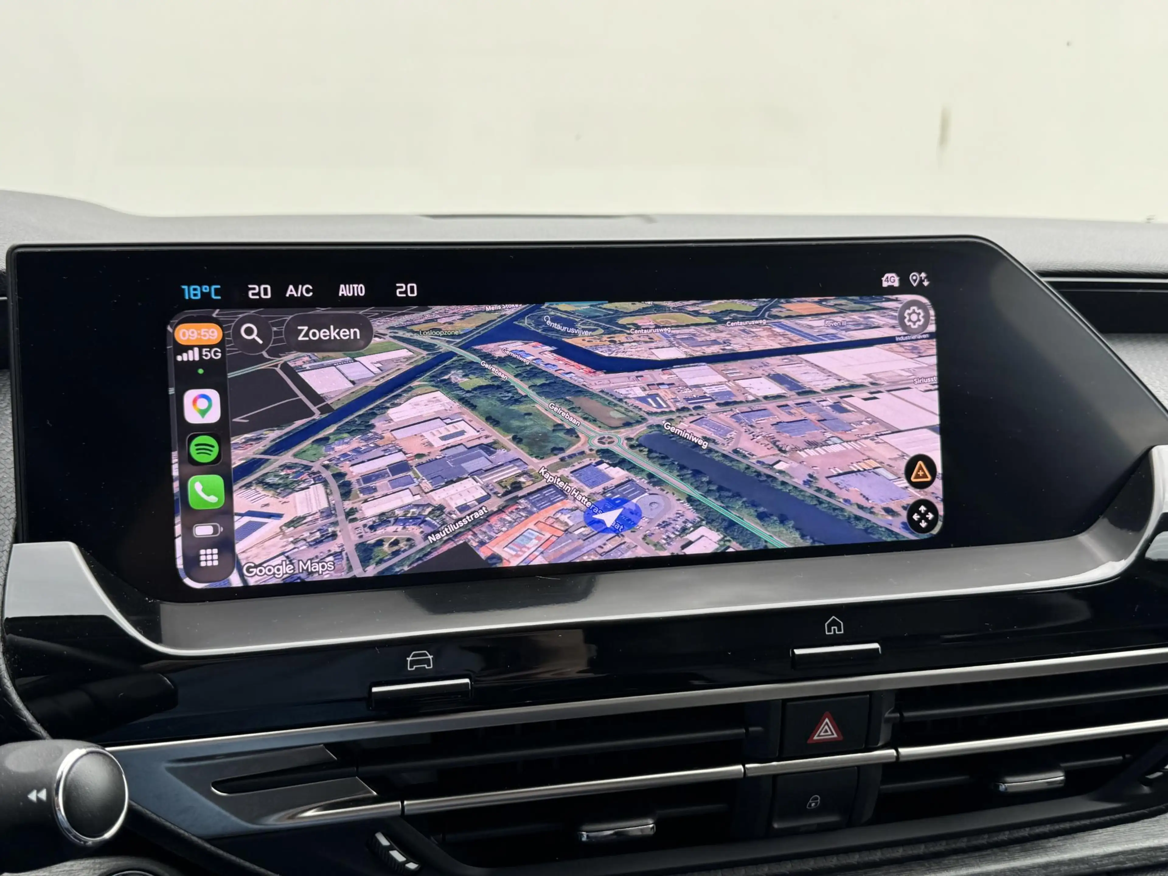 Citroen C5 X 1.6 Plug-in Hybrid 225 Feel | Comfort seats | Trek — photo 11