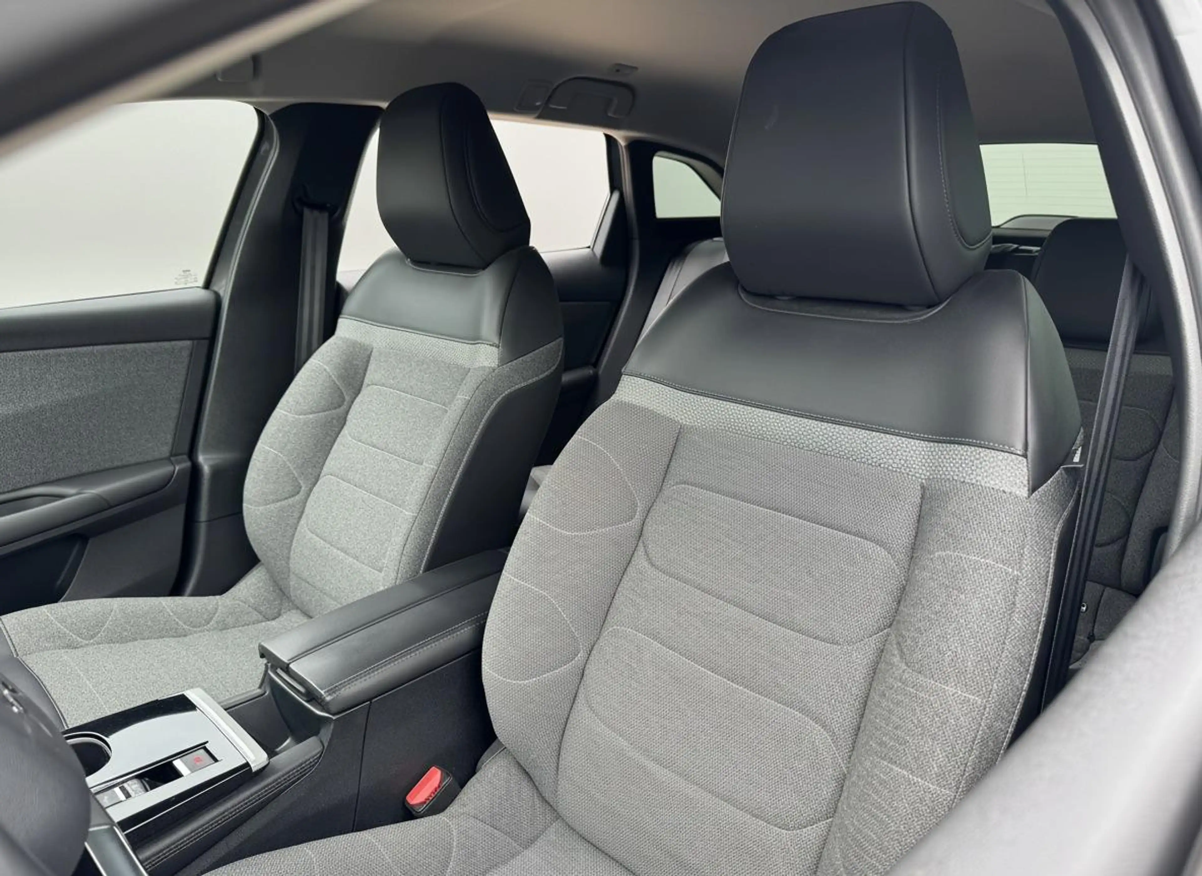 Citroen C5 X 1.6 Plug-in Hybrid 225 Feel | Comfort seats | Trek — photo 8