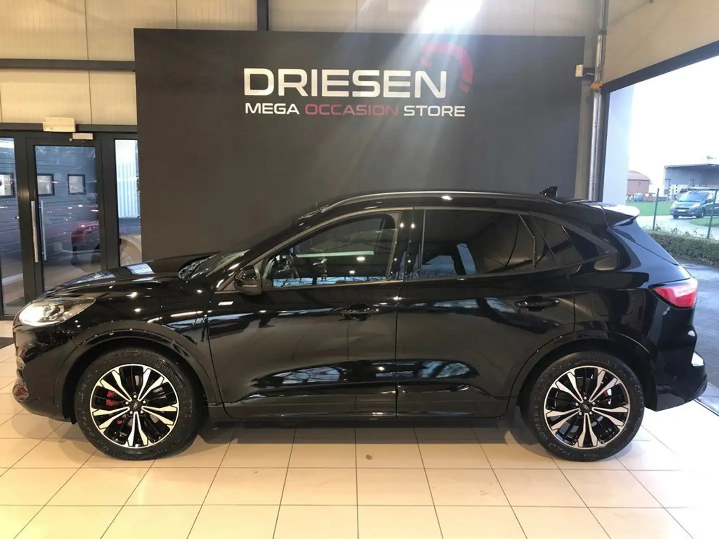 Ford Kuga St line X Plug in Hybride 2.5i 225pk  20578 €+ btw - 2