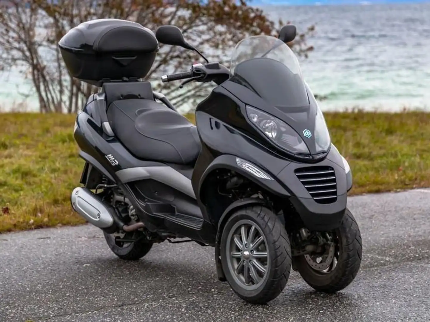 Piaggio MP3 250 Zwart - 2