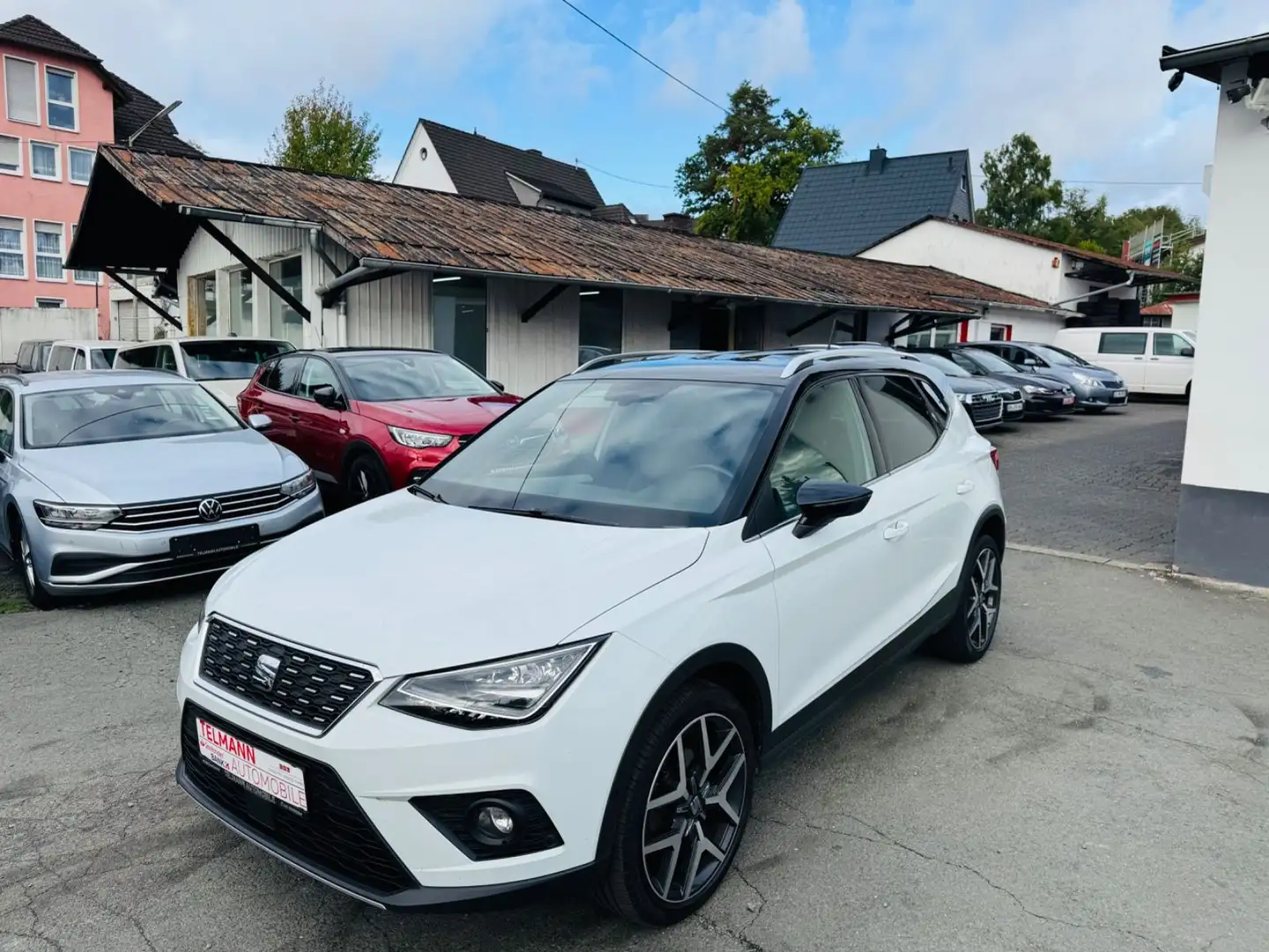 SEAT Arona Xcellence/LED/SHZ/AHK/Tempomat/Apple-Carpl Weiß - 1