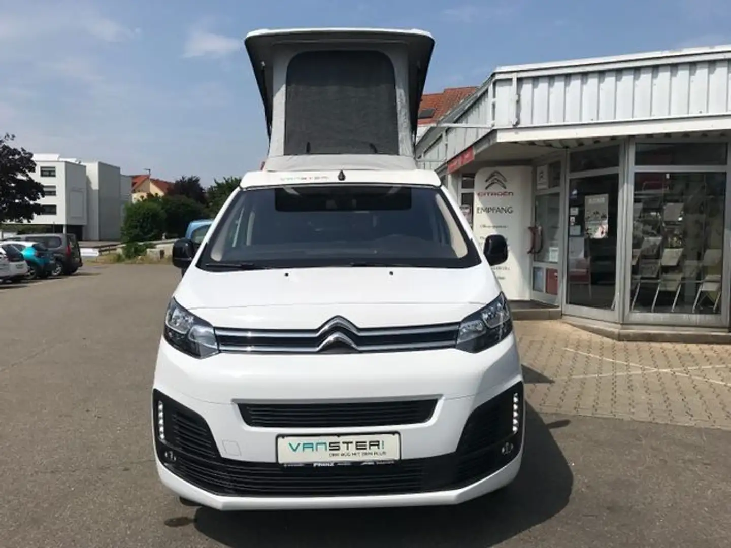 Pössl Vanster 180 Xenon Drive AHK Webasto Kitchen Keyl Bianco - 2