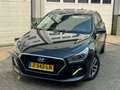 Hyundai i30 1.6 CRDi Premium / lane-assist / CarPlay / Navi Zilver - thumbnail 1