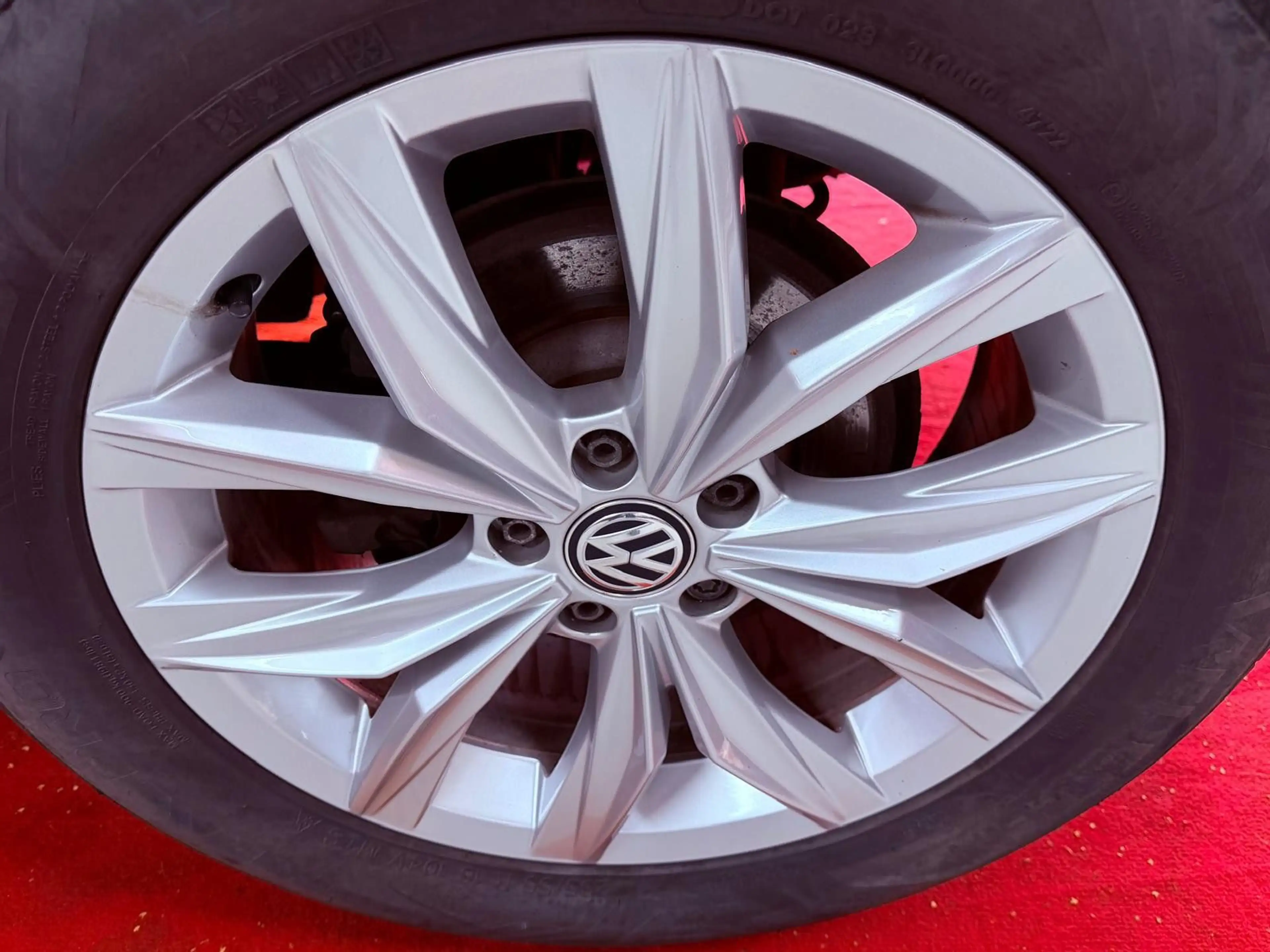 Volkswagen Tiguan Highline — photo 11