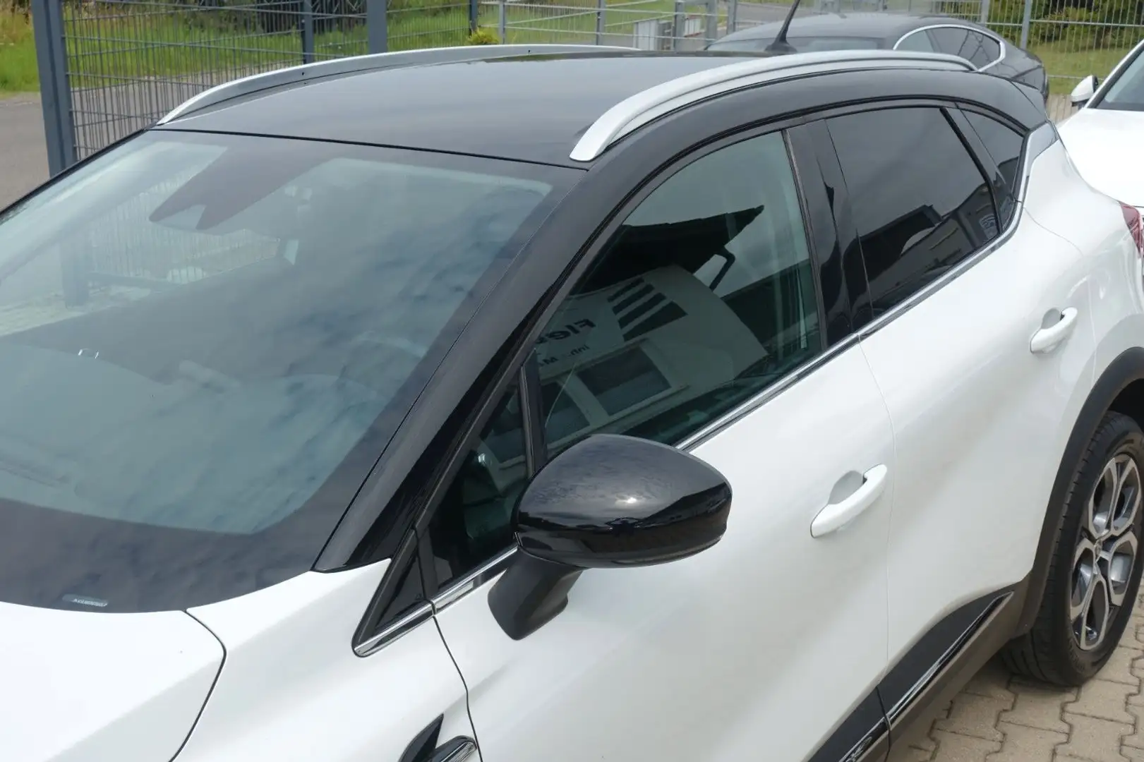 Renault Captur II Intens | NAVI | Sitzheizung | R.Kamera Weiß - 2