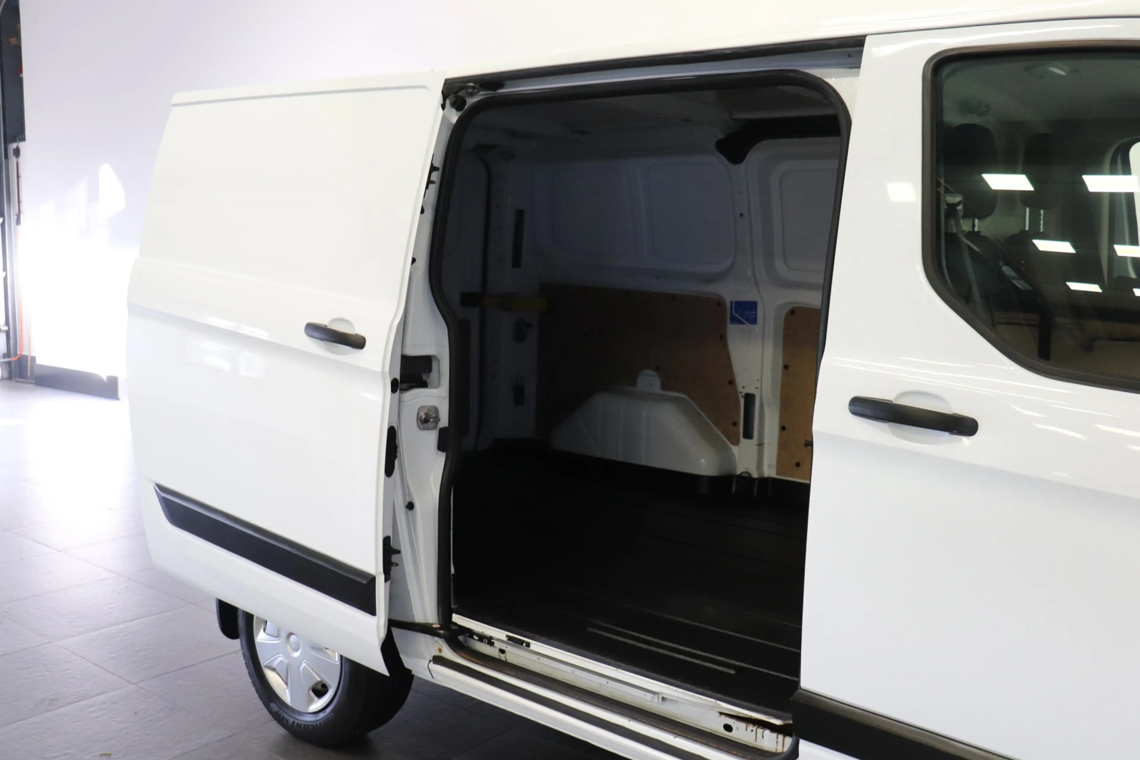 Ford Transit Custom 2.0 TDCI EURO 6 - Airco - Navi - Cruise - € 13.950 — photo 9