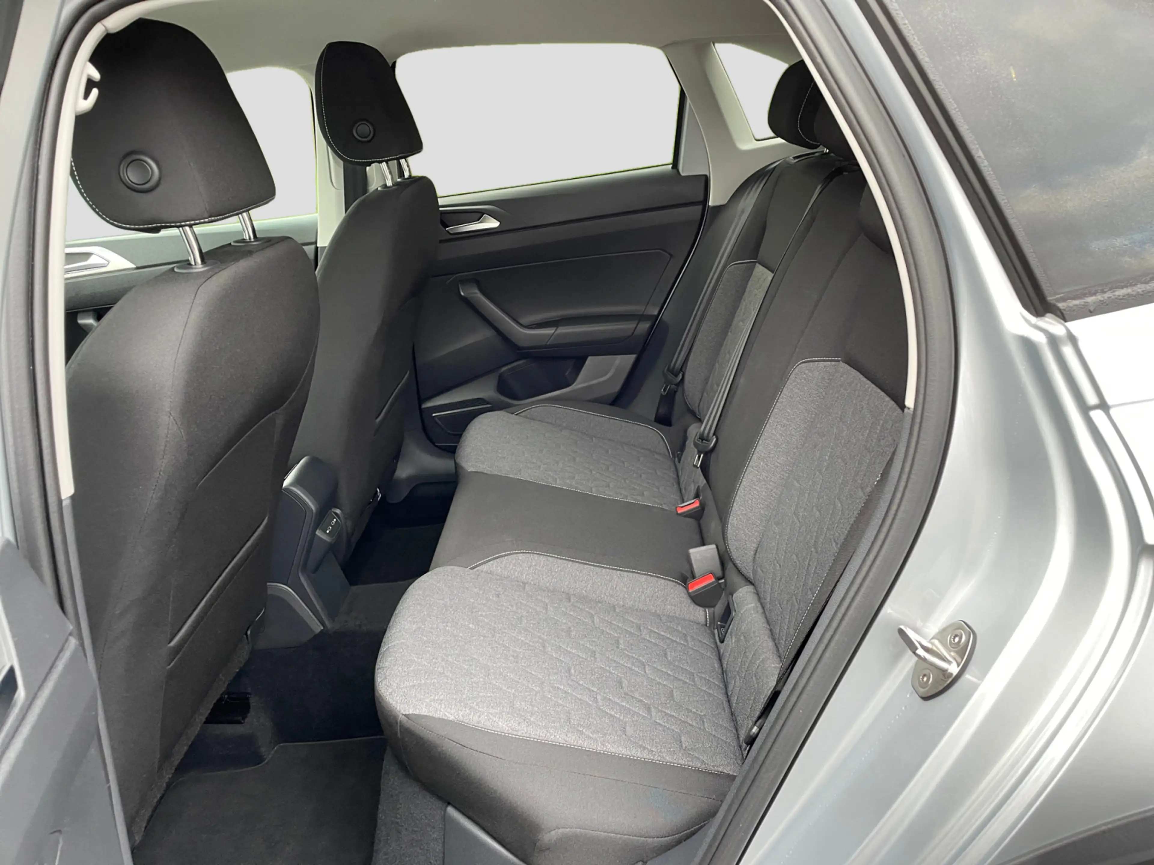 Volkswagen Taigo Move 1.5TSI DSG AHK CAM Navi LED PDC — photo 10