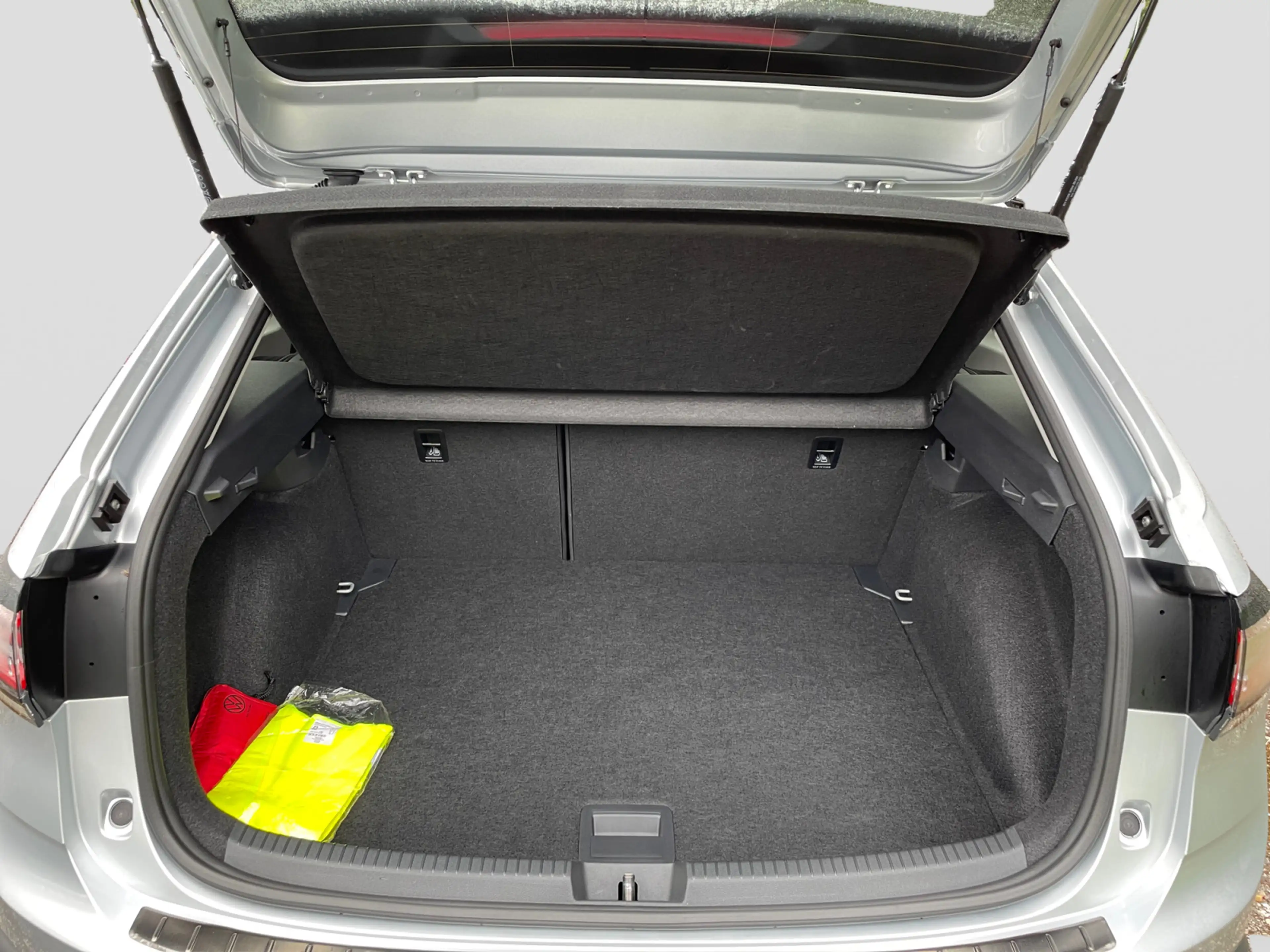 Volkswagen Taigo Move 1.5TSI DSG AHK CAM Navi LED PDC — photo 12