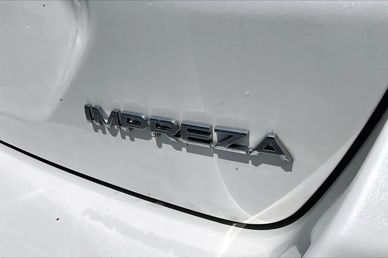 Subaru Impreza снимка Subaru Impreza
