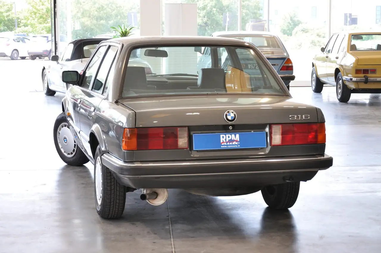 BMW 316 4 porte, foto 2