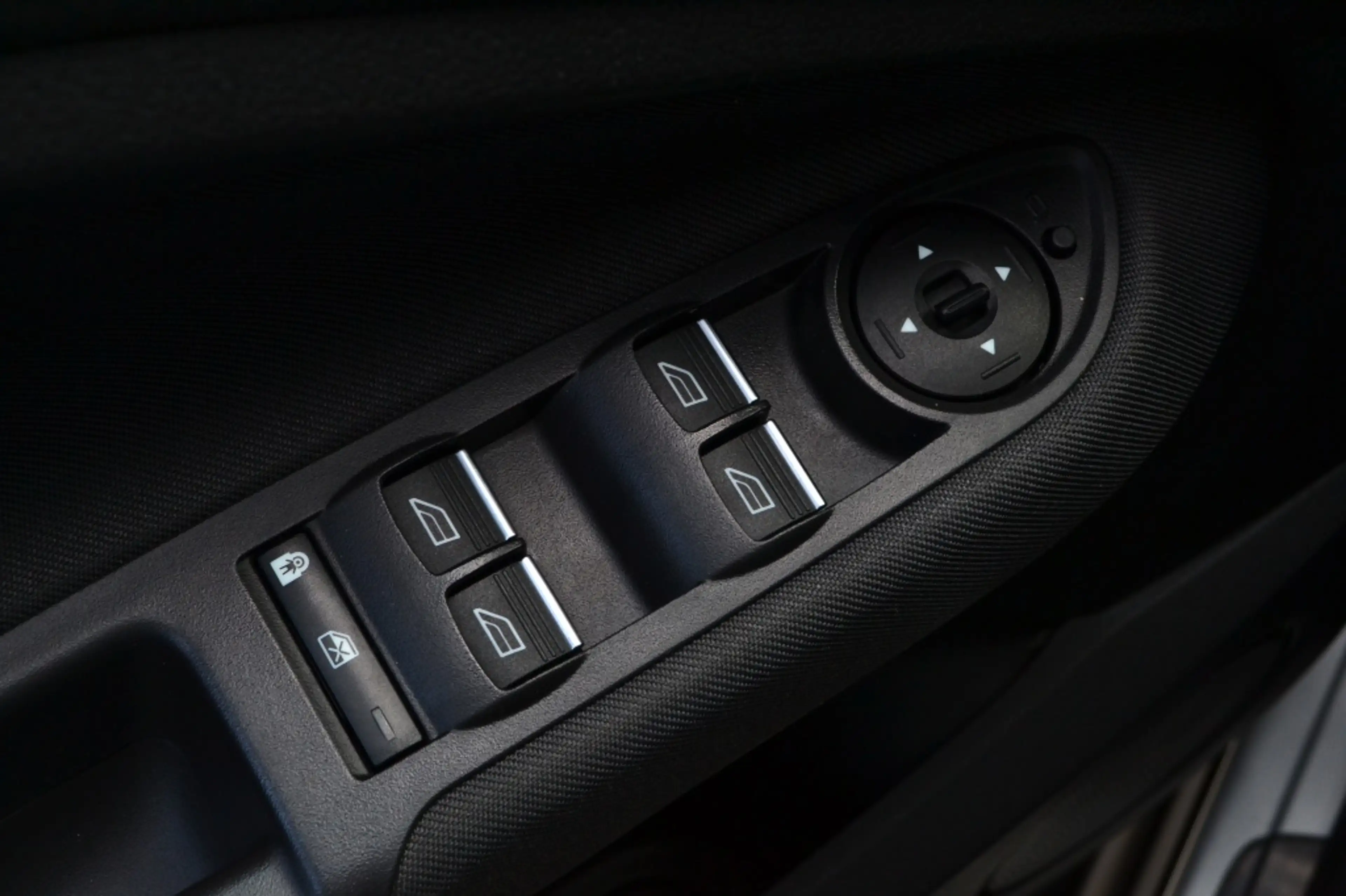 Ford C-Max 1.5 150 PK Titanium Keyless/Navi/Trekhaak/17'' — photo 35