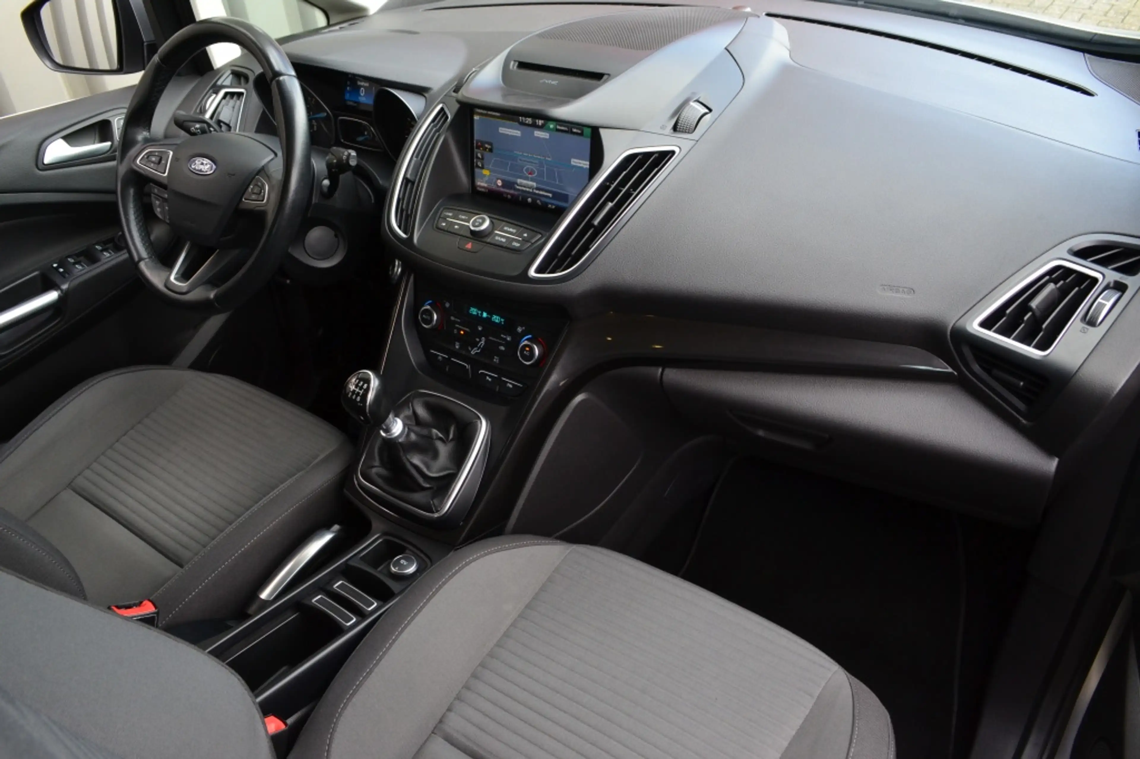 Ford C-Max 1.5 150 PK Titanium Keyless/Navi/Trekhaak/17'' — photo 7